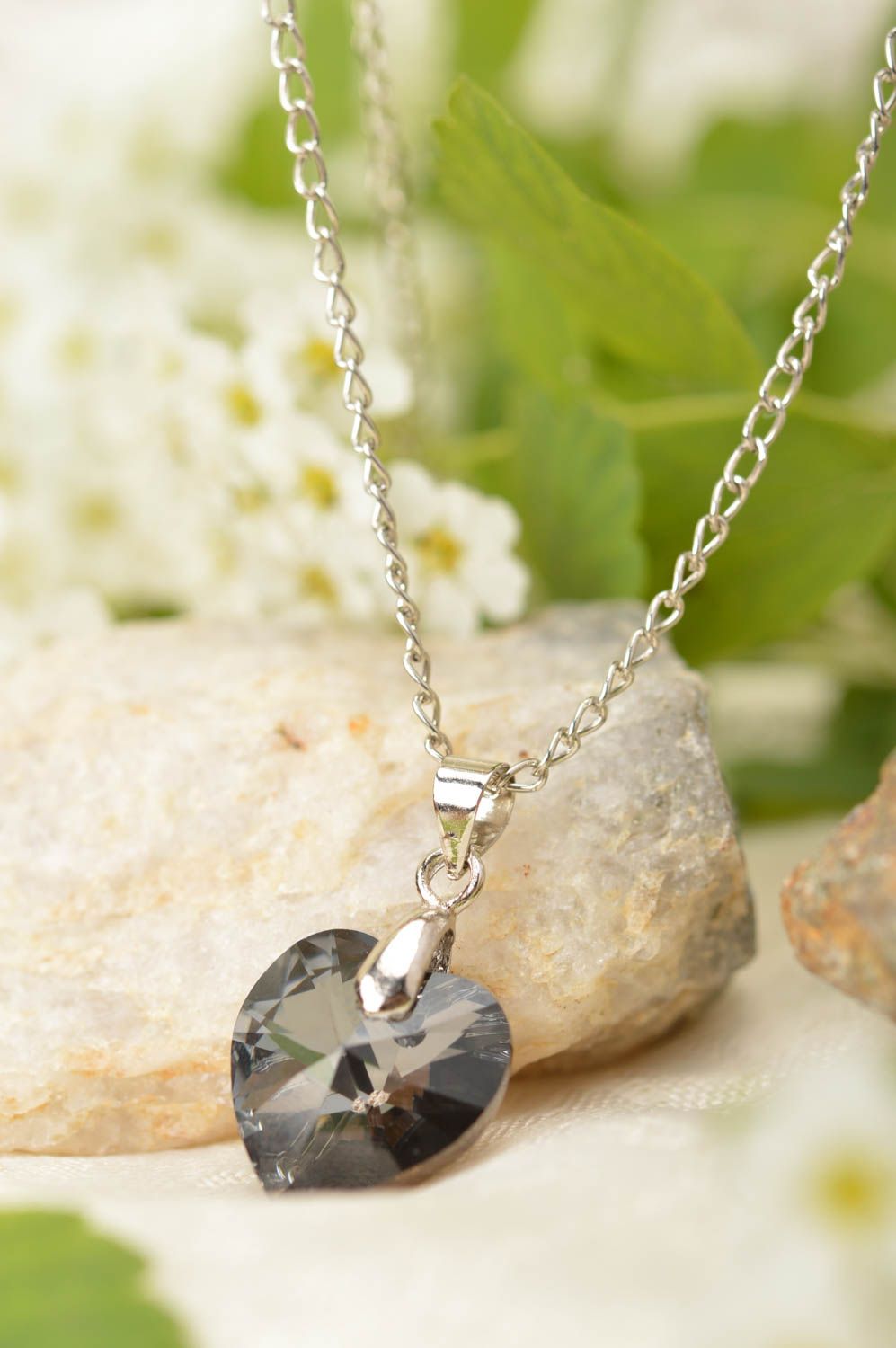 Handmade jewelry Austrian crystal pendant heart-shaped accessory gift for girl photo 1