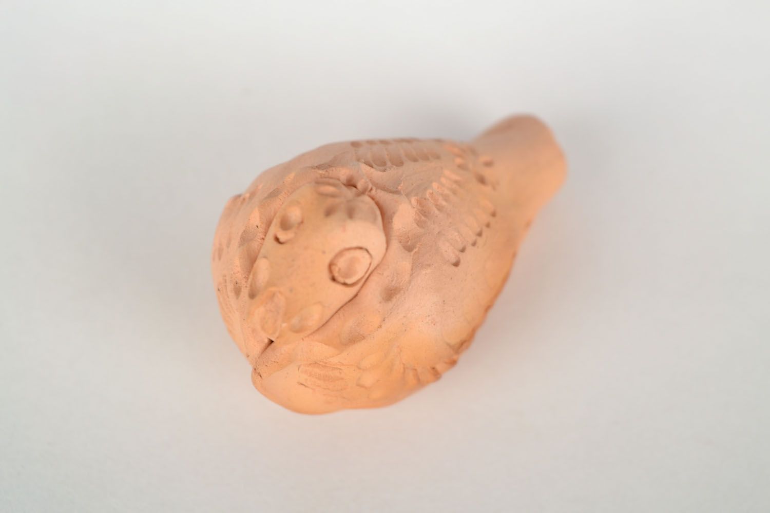 Apito de argila brinquedo de cerâmica artesanal  foto 3