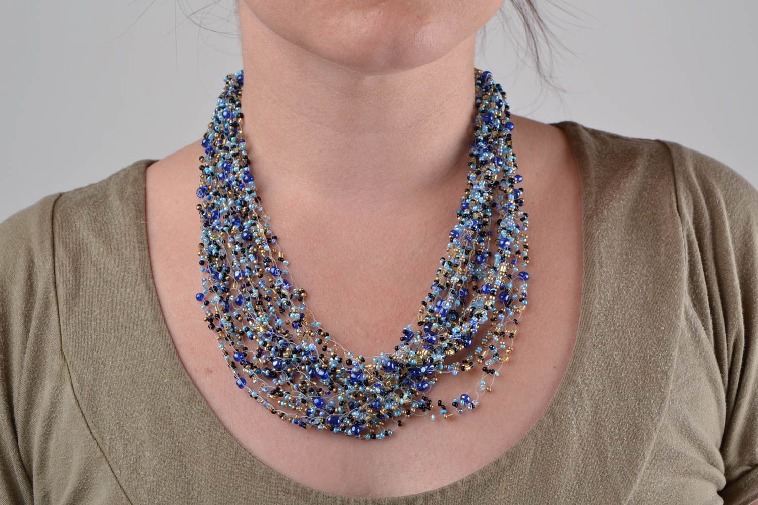 Collier femme Bijou fait main en perles de rocaille bleu Accessoire femme photo 1