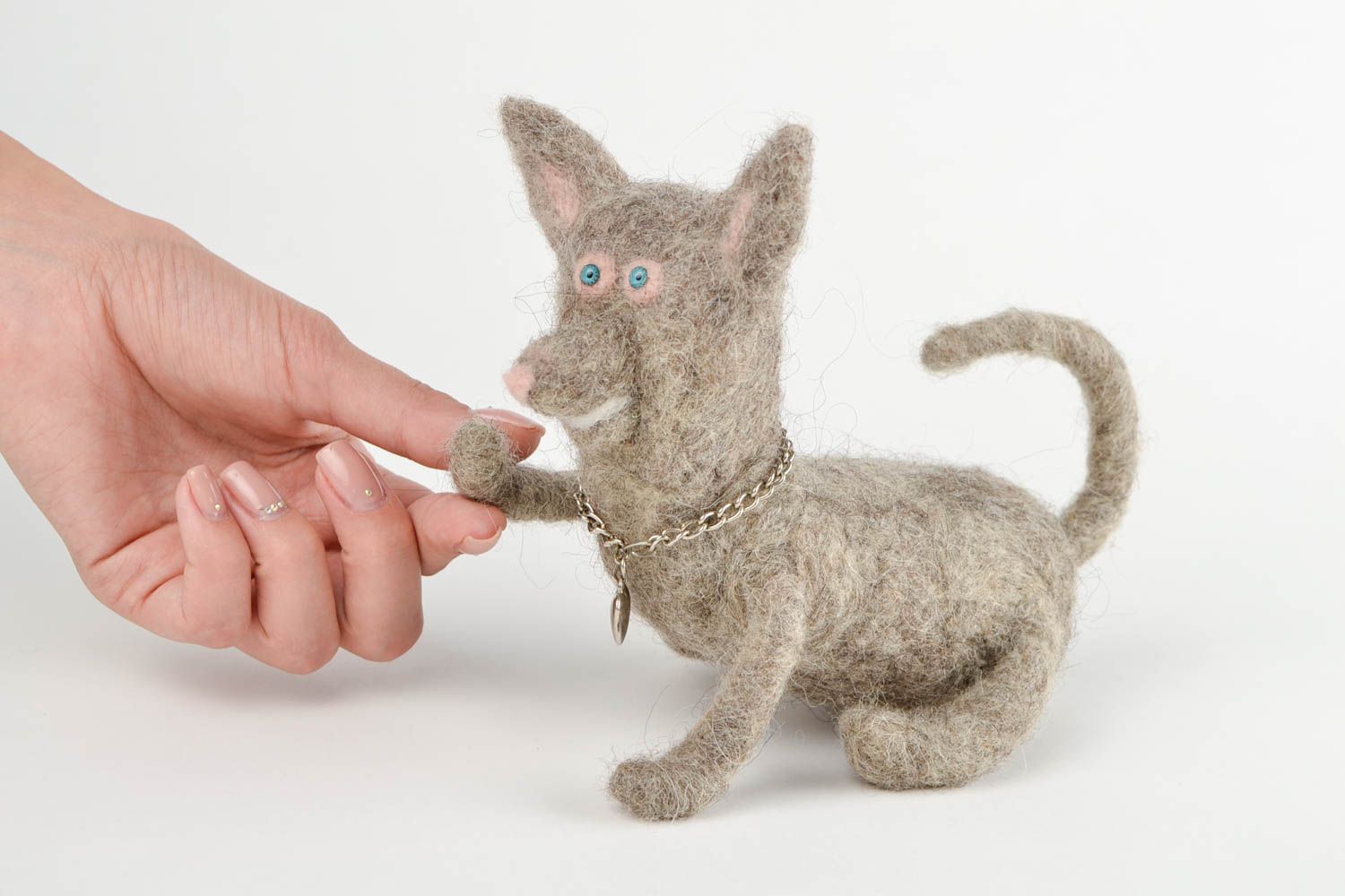 Peluche chien gris Jouet fait main en laine feutrée Cadeau pour enfant photo 2