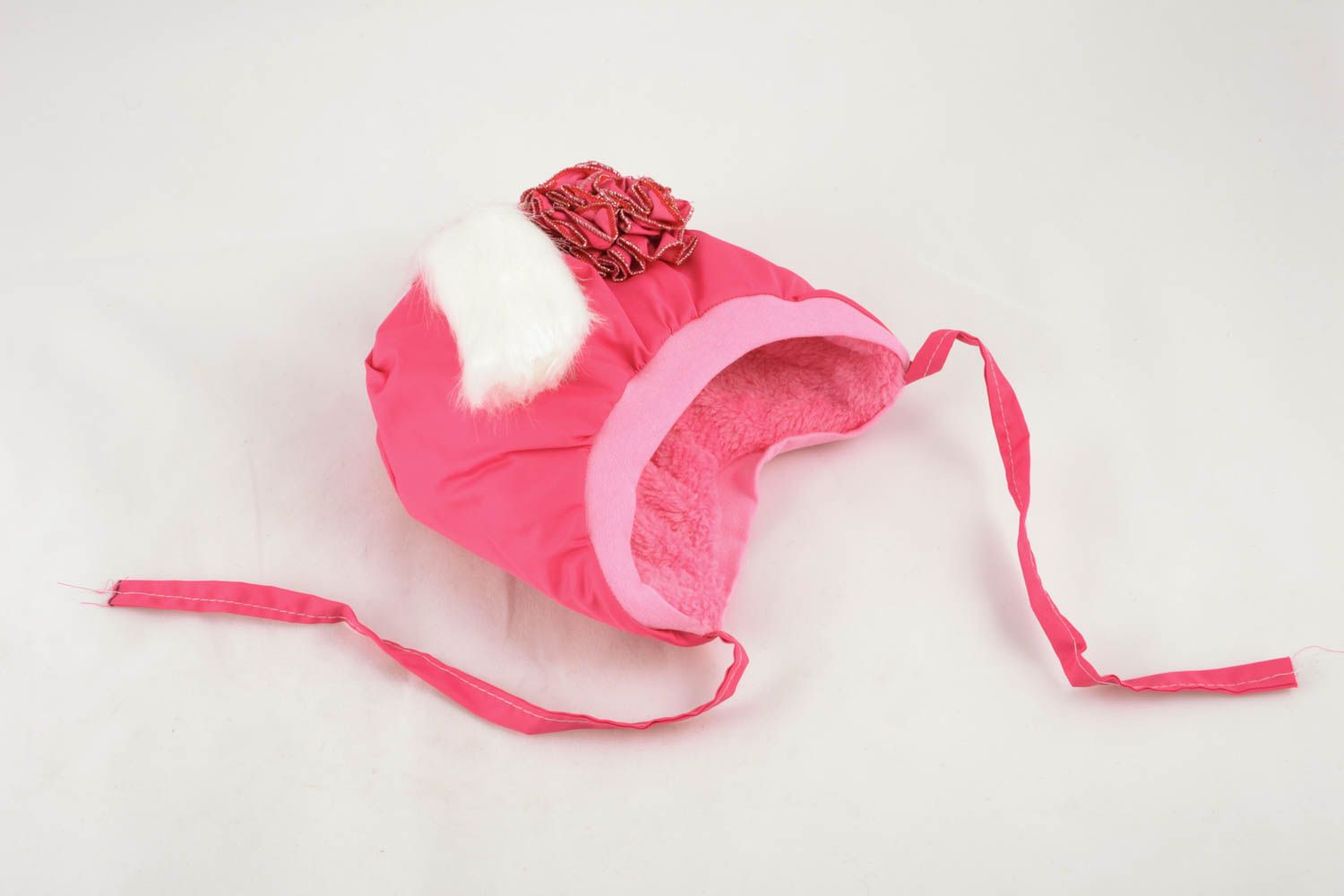 Bonnet pour fillette rose avec fleur fait main photo 1