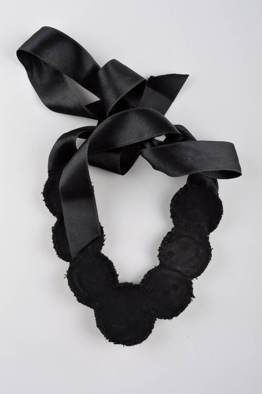 Collier design en tissu Bijou fait main strass noir Accessoire pour femme photo 3