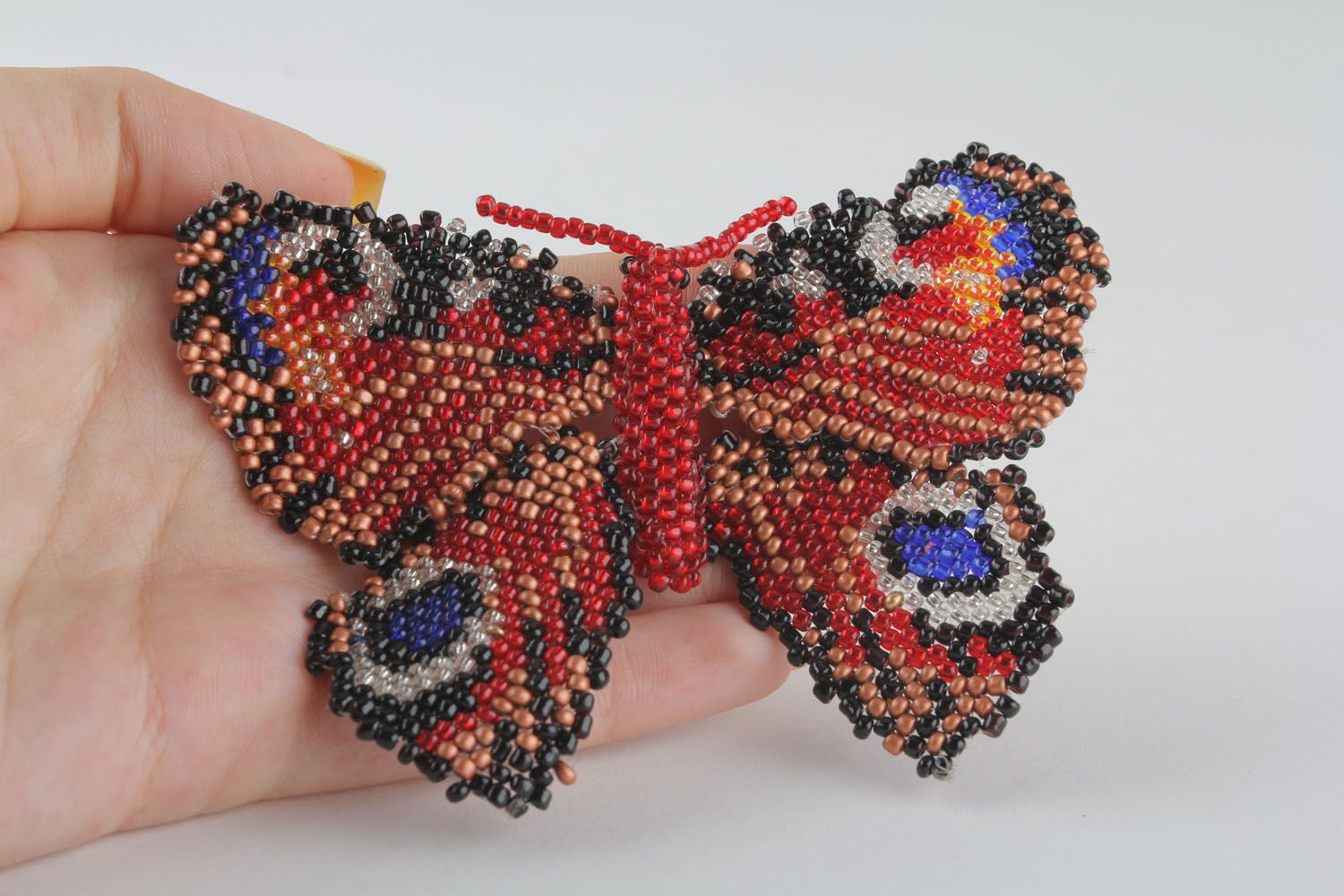 Broche artisanale en perles de rocaille Machaon photo 4