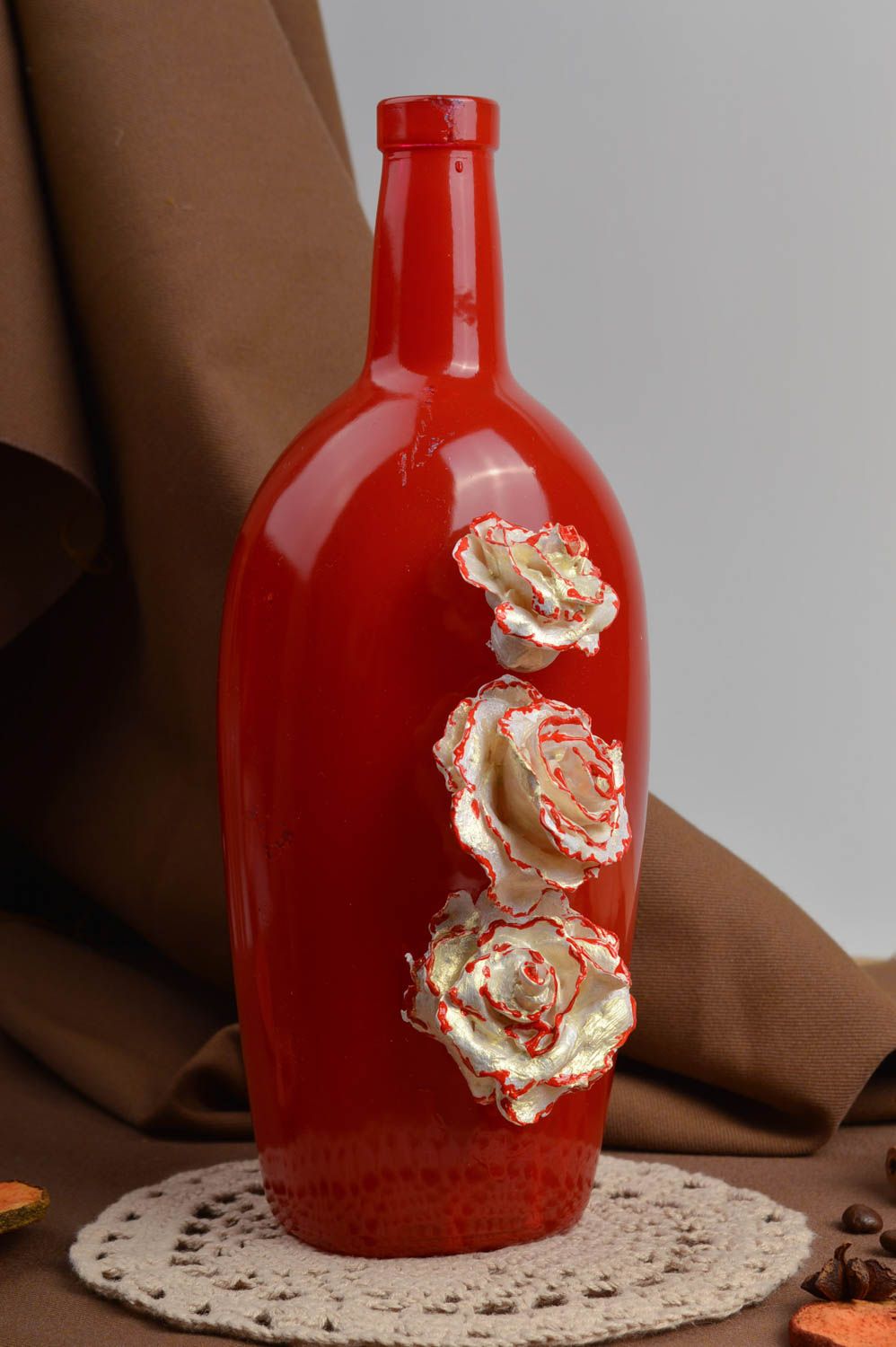 Hot red 11 inches glass bottle shape vase with gold roses 1,46 lb photo 1