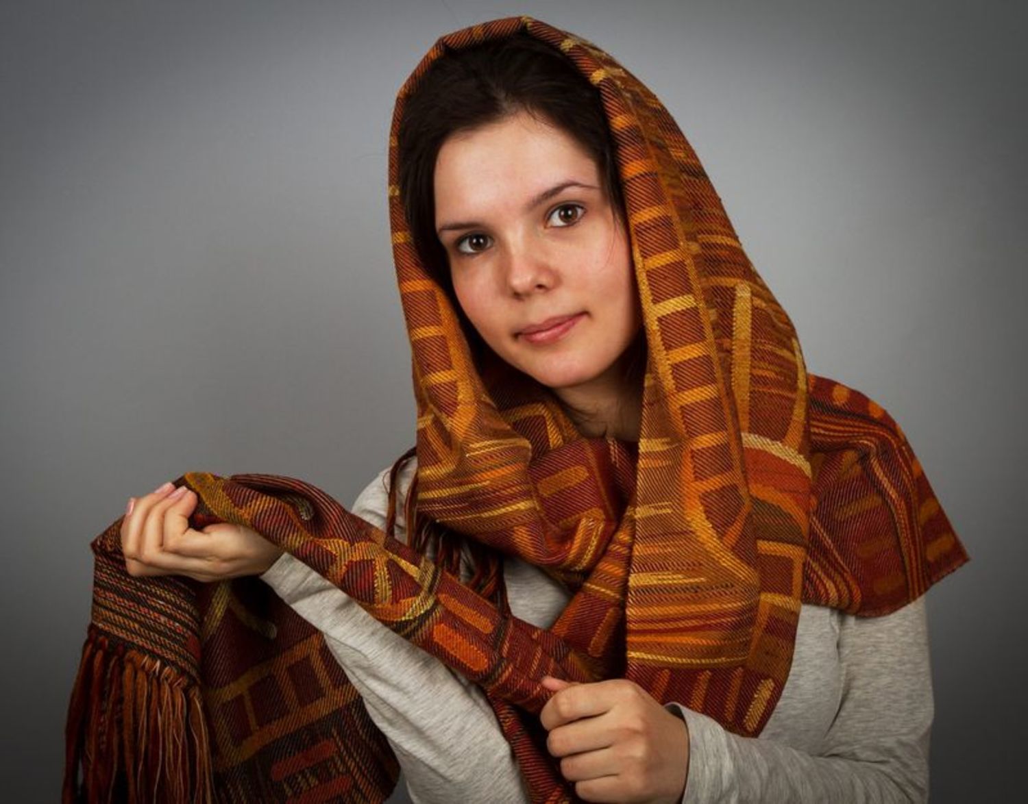 Scialle per donna caldo fatto a mano lavorato in telaio Sciarpa etnica foto 4