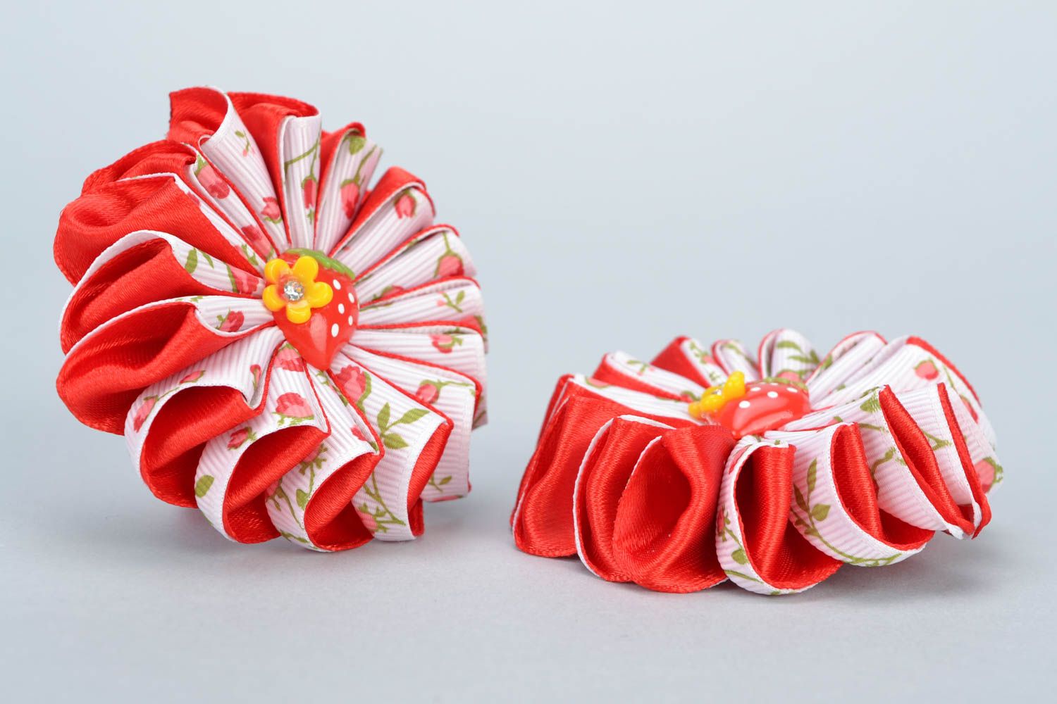 Handmade set of beautiful scrunchies with satin ribbon flowers 2 pieces Strawberries photo 5