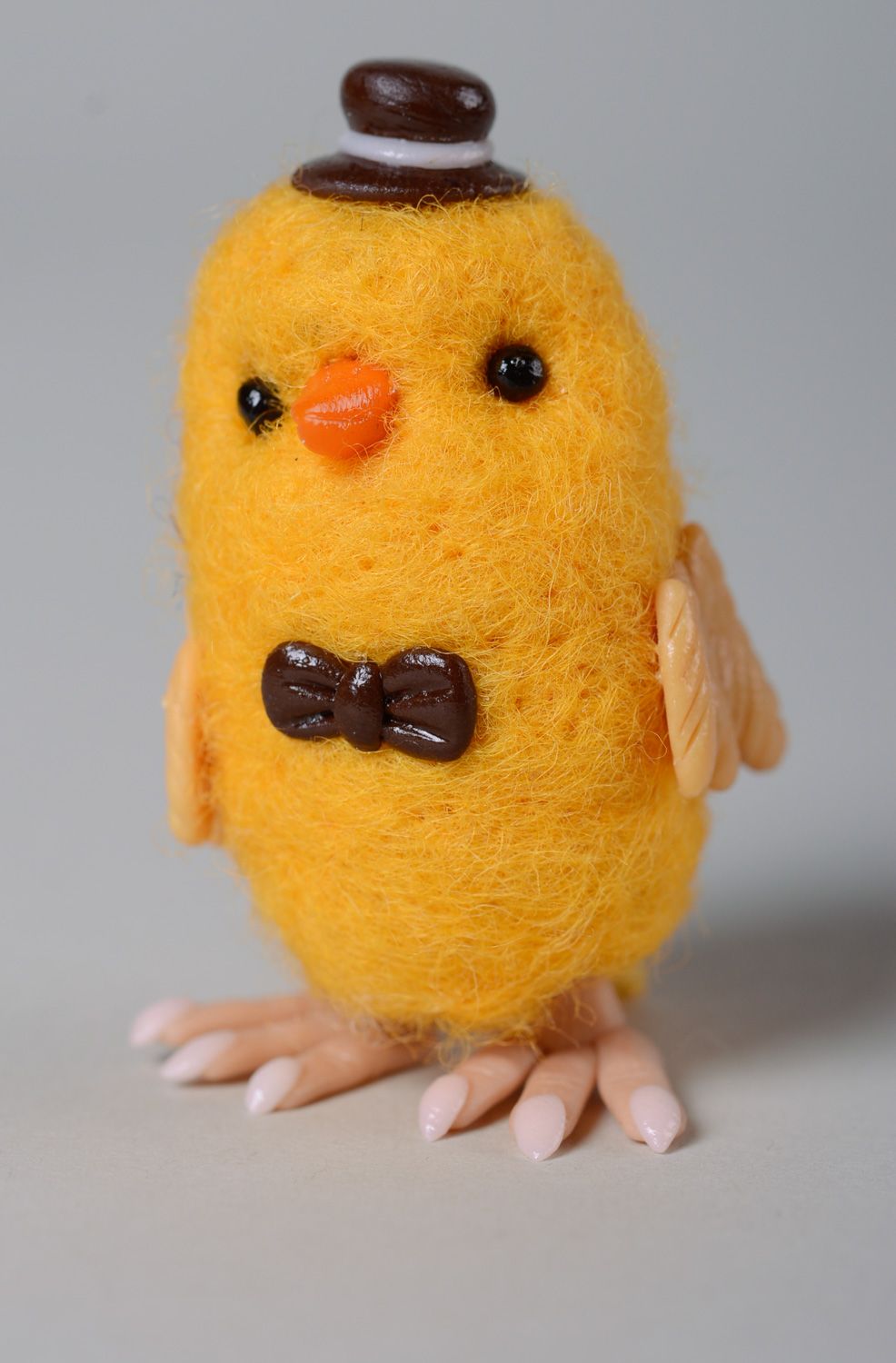 Шерстяная миниатюрная валяная игрушка Цыпленок фото 2