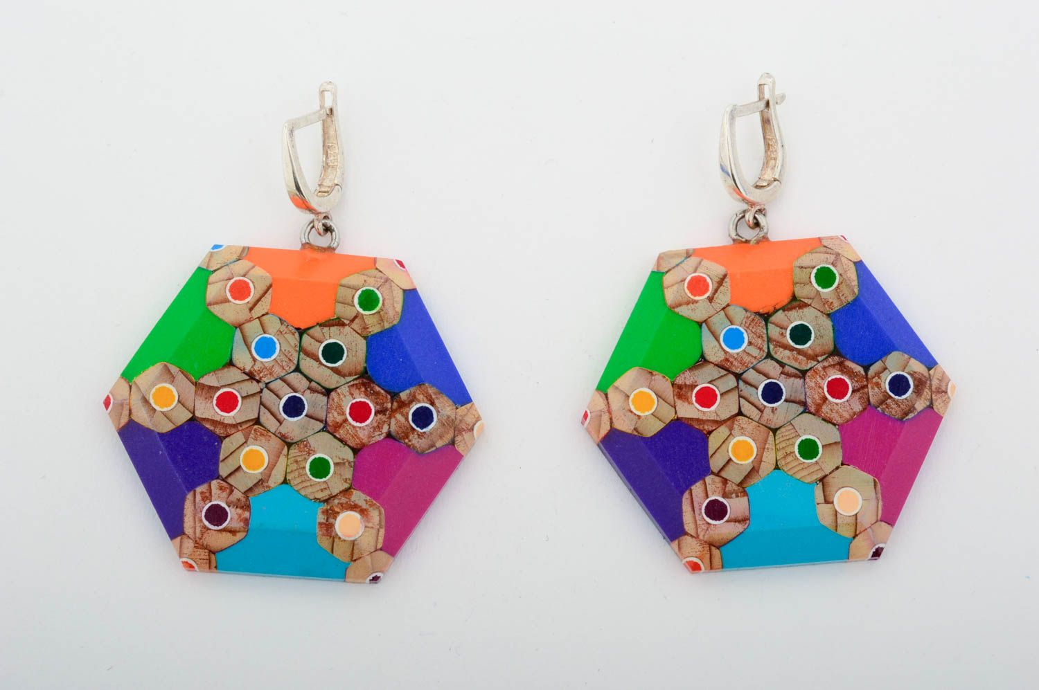 Boucles d'oreilles design Bijou fait main multicolores hexagonales Cadeau femme photo 3