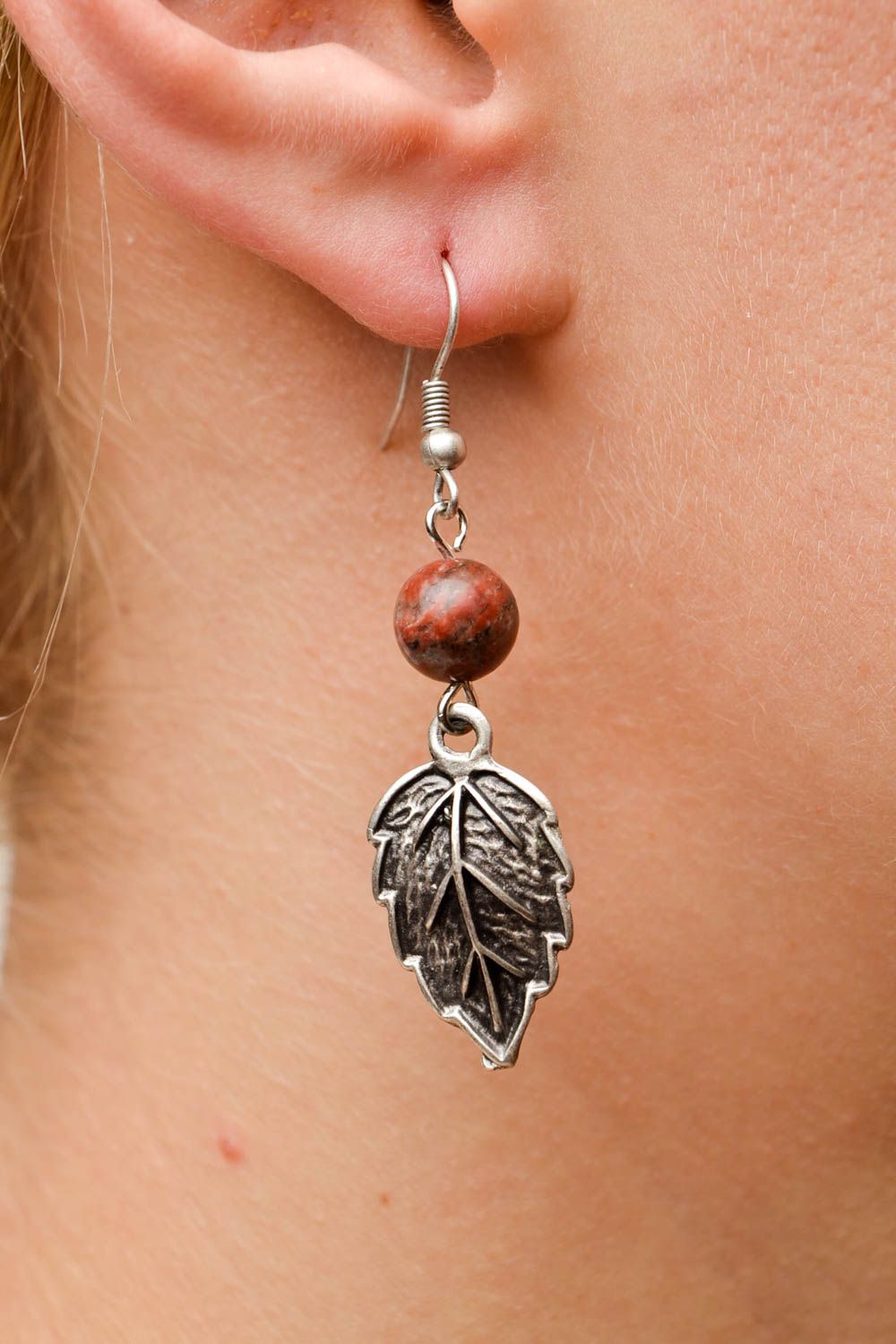 Boucles d'oreilles métal Bijou fait main feuilles avec perles Cadeau pour femme photo 2