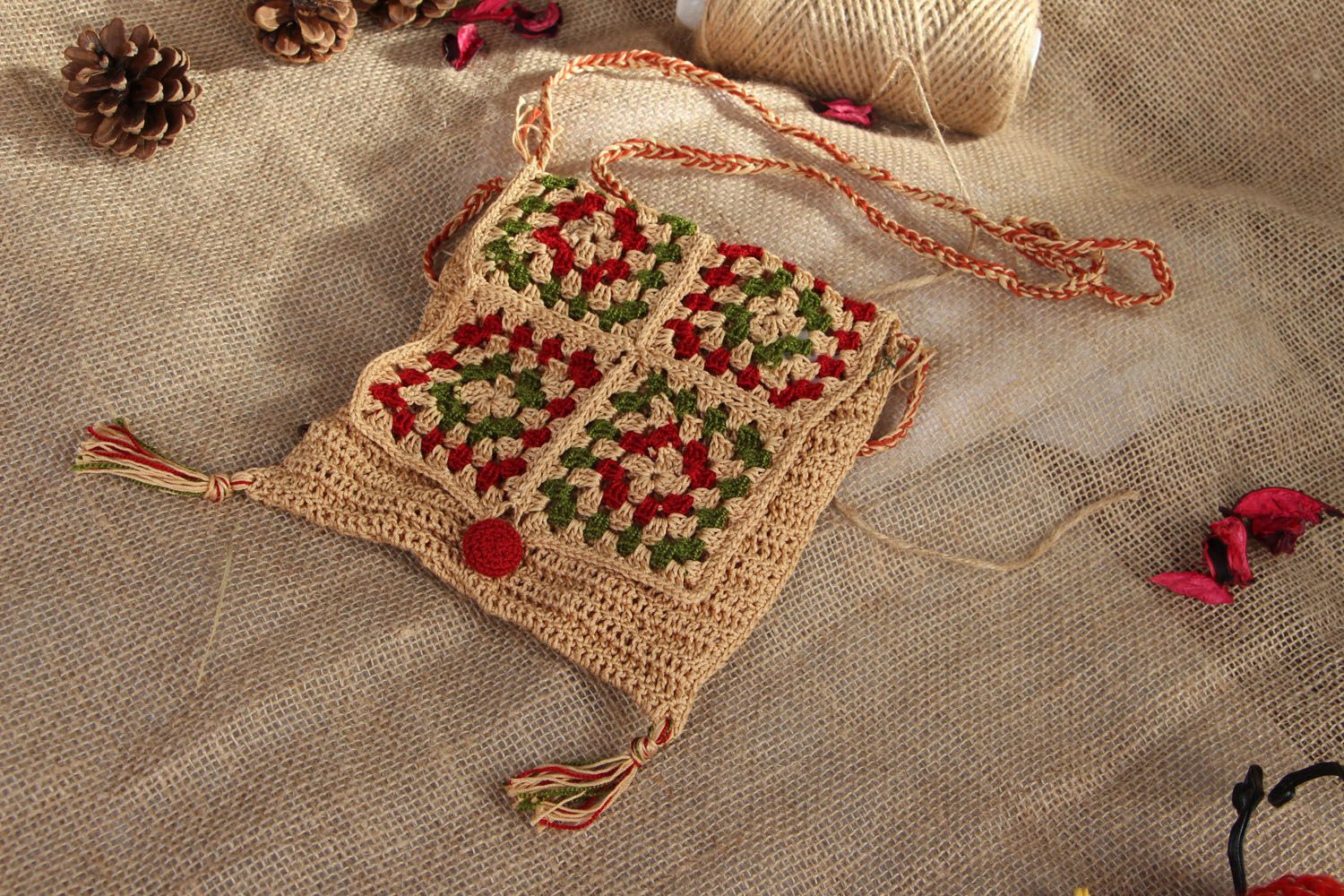 Crochet handbag in ethnic style photo 5
