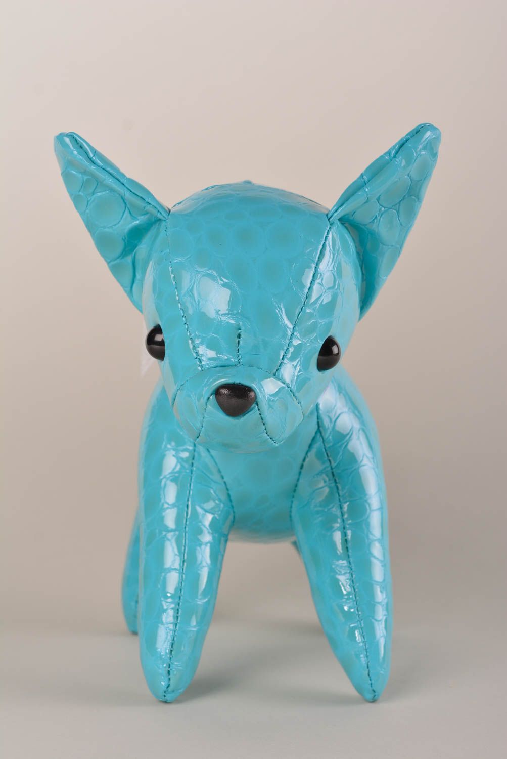 Игрушка ручной работы декор для дома игрушка из кожи голубая в виде собаки фото 2