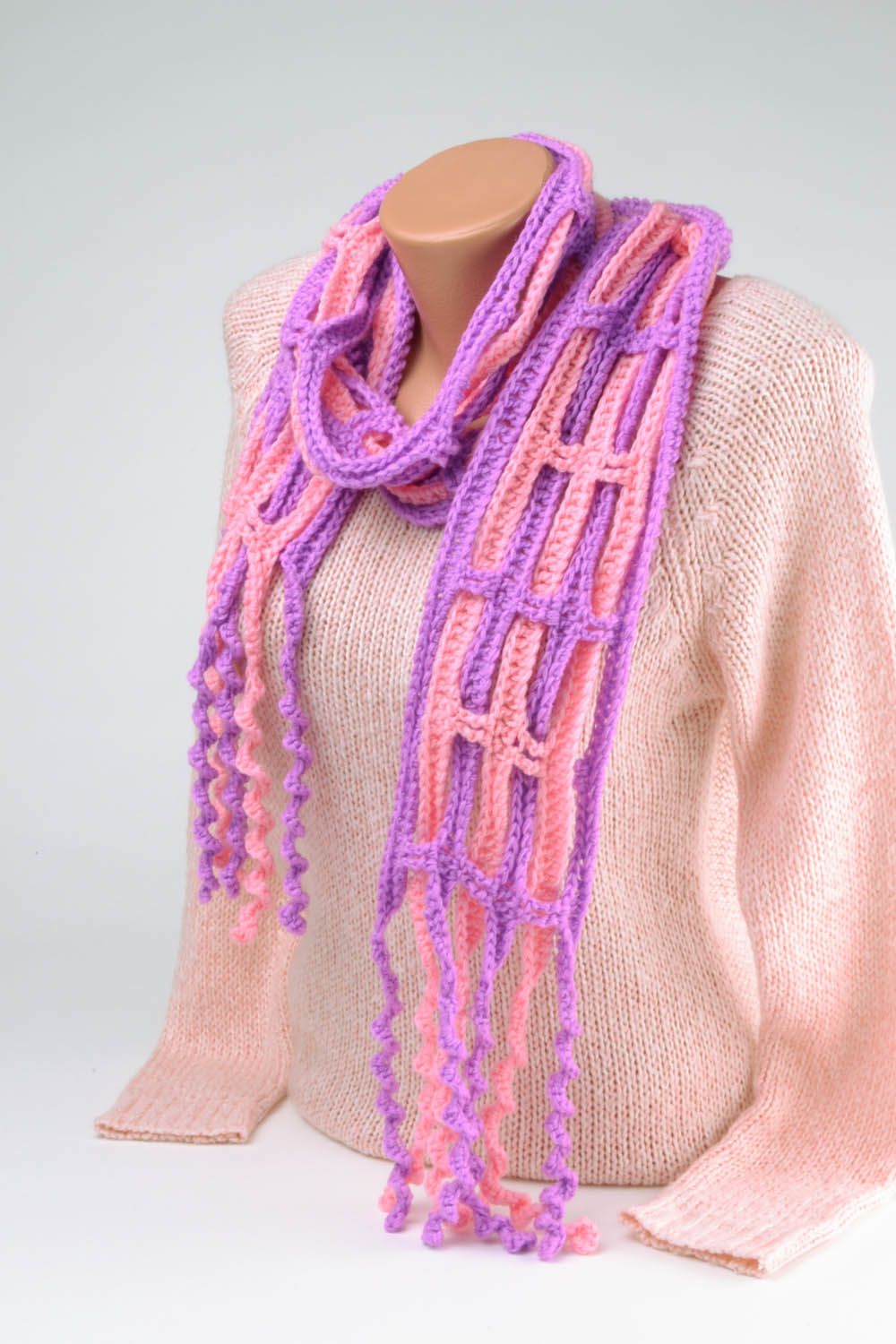 Écharpe tricotée au crochet rose et mauve  photo 2
