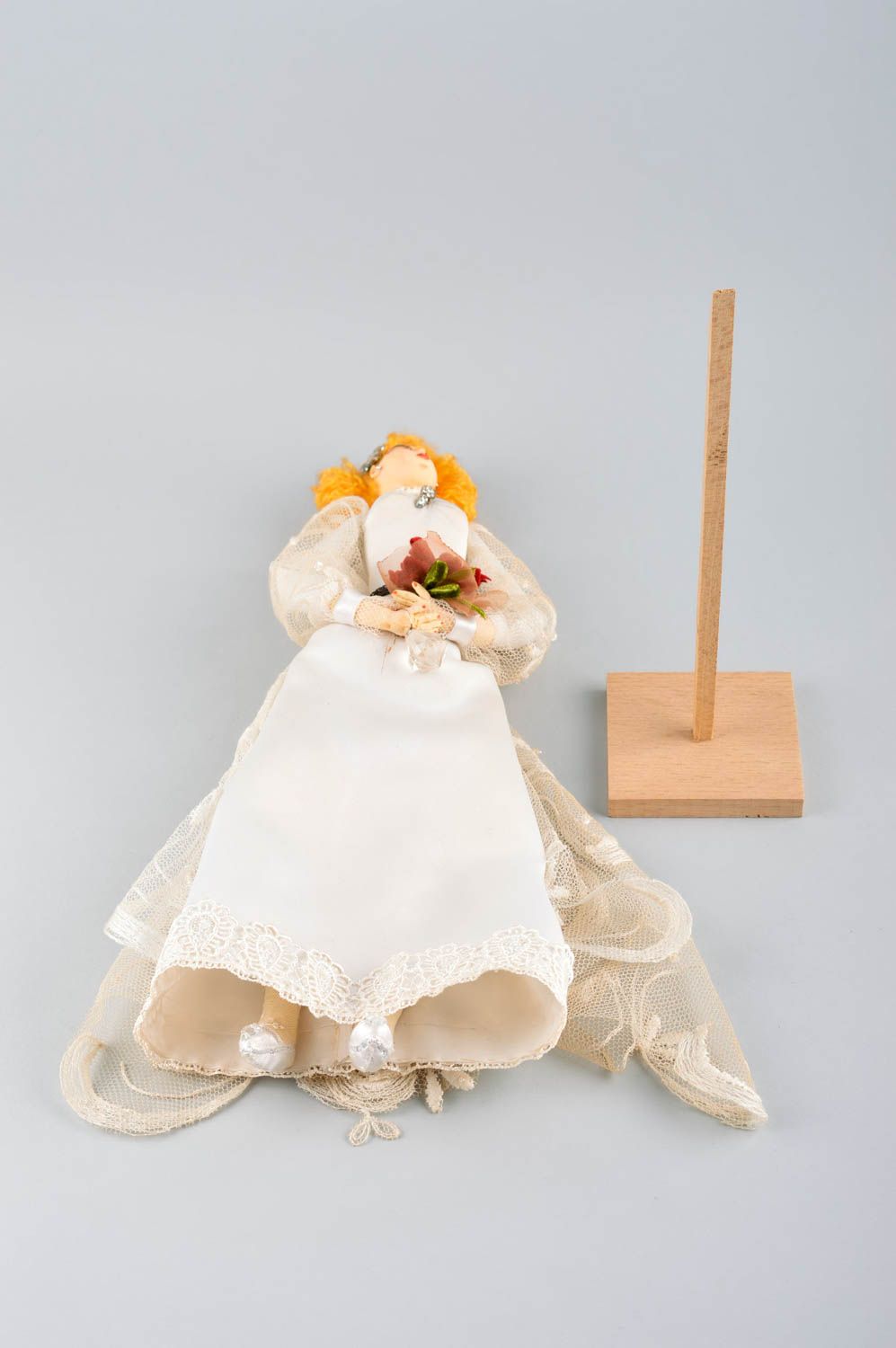 Poupée mariée Jouet fait main en textile et pâte polymère Cadeau pour fille photo 5