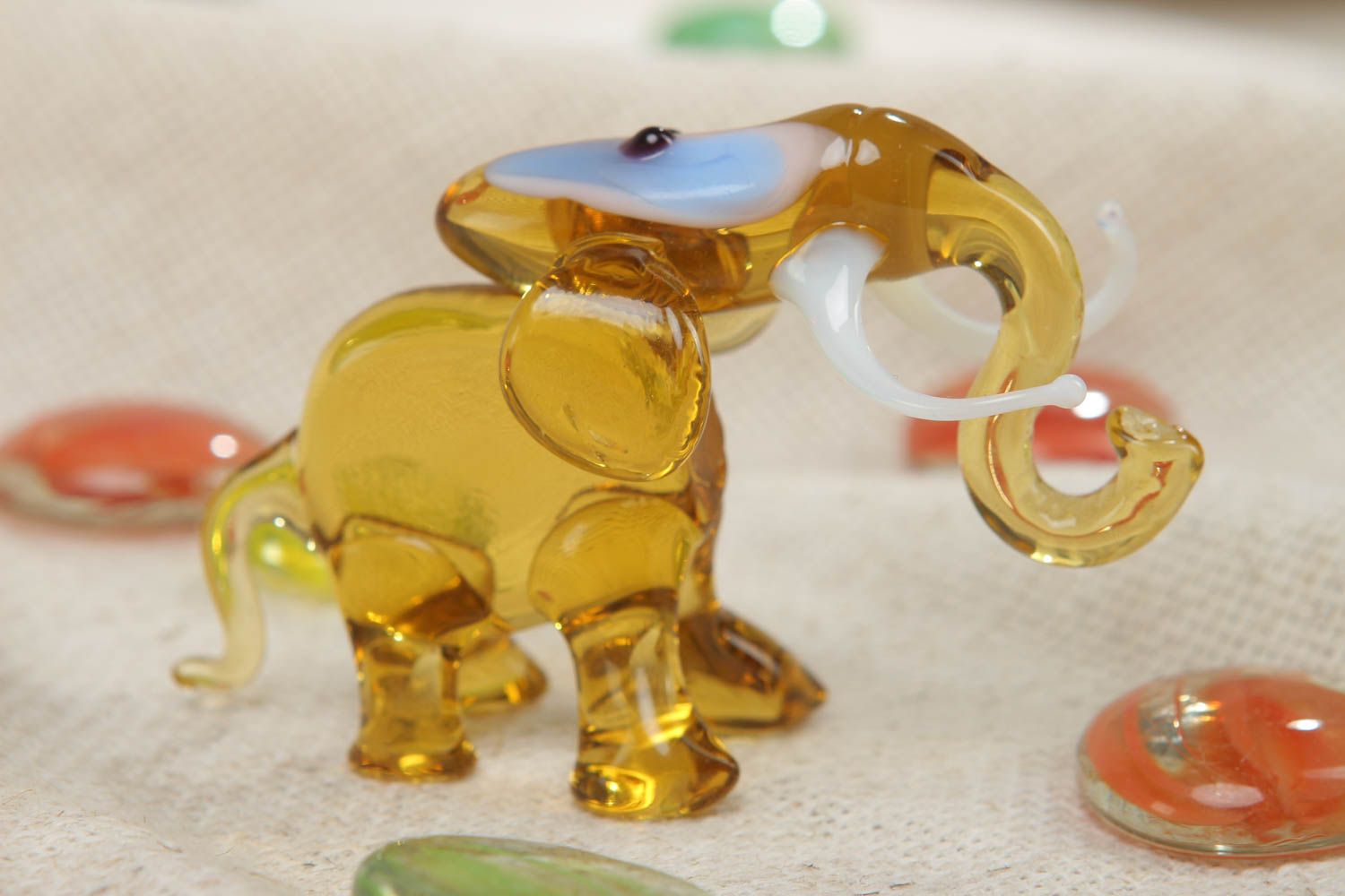 Petite figurine en verre au chalumeau éléphant jaune faite main décoration  photo 5