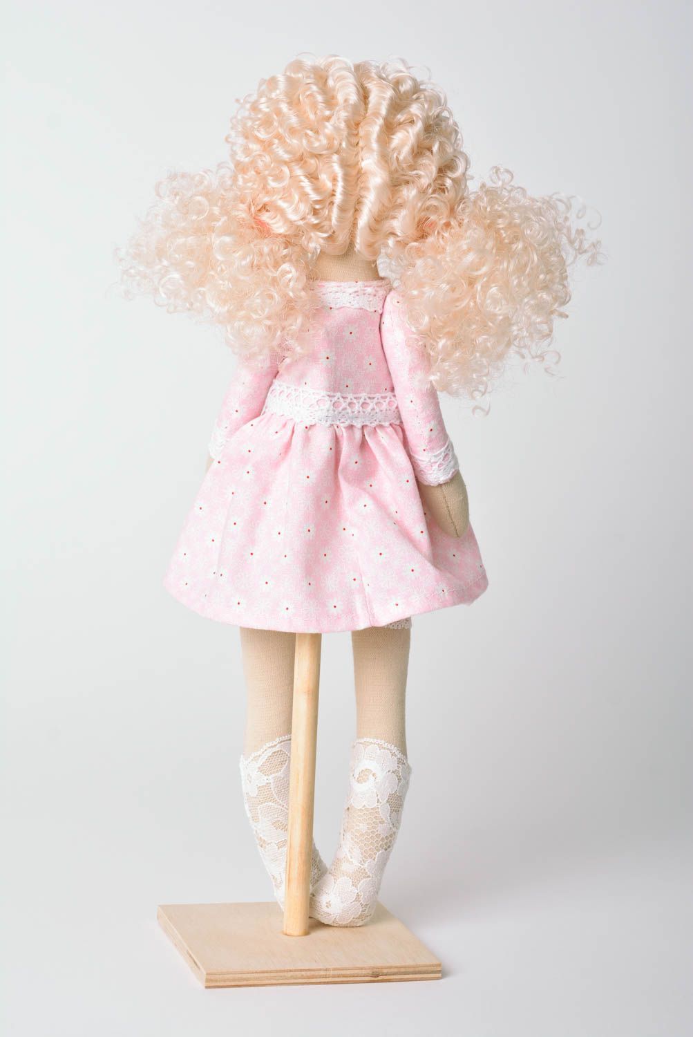 Кукла ручной работы кукла из ткани авторская кукла на деревянной подставке фото 5