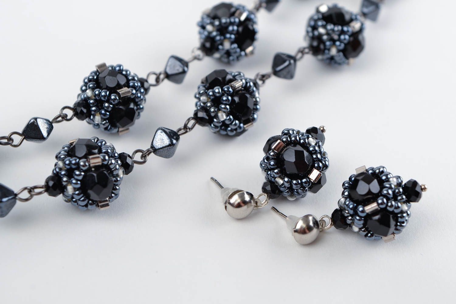 Parure de Bijoux faits main noirs en perles de rocaille Cadeau femme 3 pièces photo 3