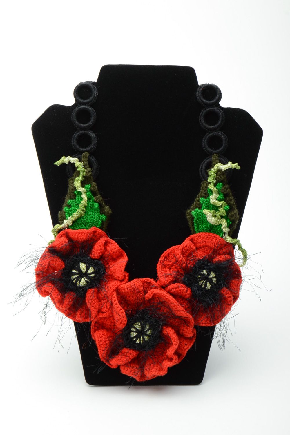Homemade crochet flower necklace with beads Poppies photo 1