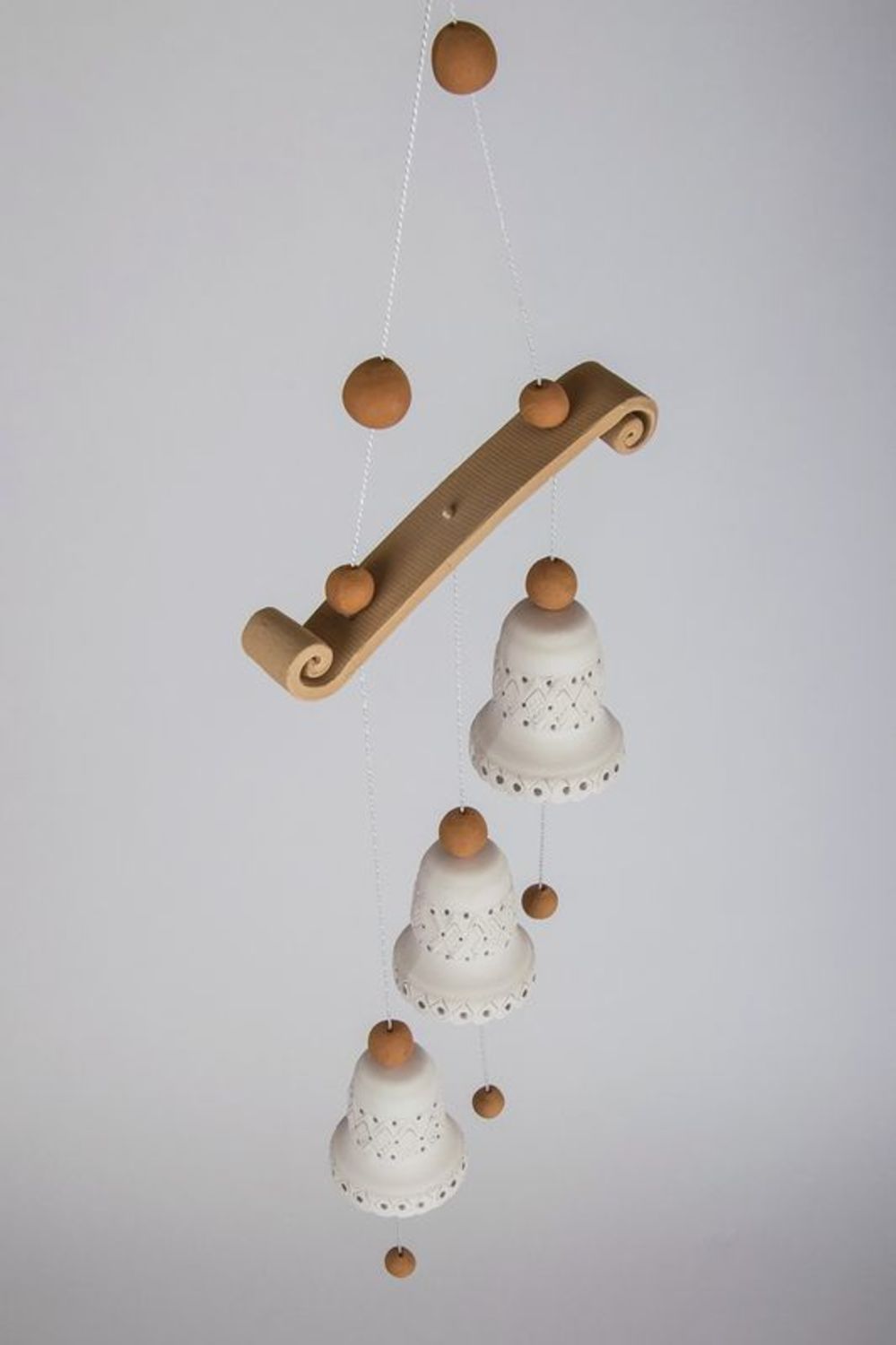 Campanelli d'autore in ceramica fatti a mano campanelle tenere bianche
 foto 2