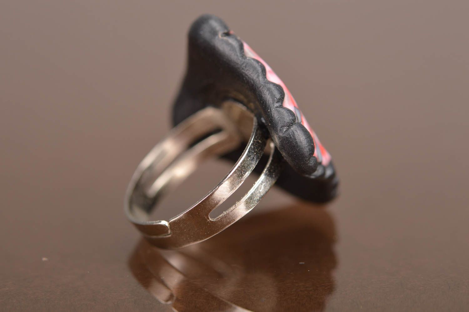 Необычное кольцо из полимерной глины с разъемной фурнитурой хенд мейд розовое фото 4
