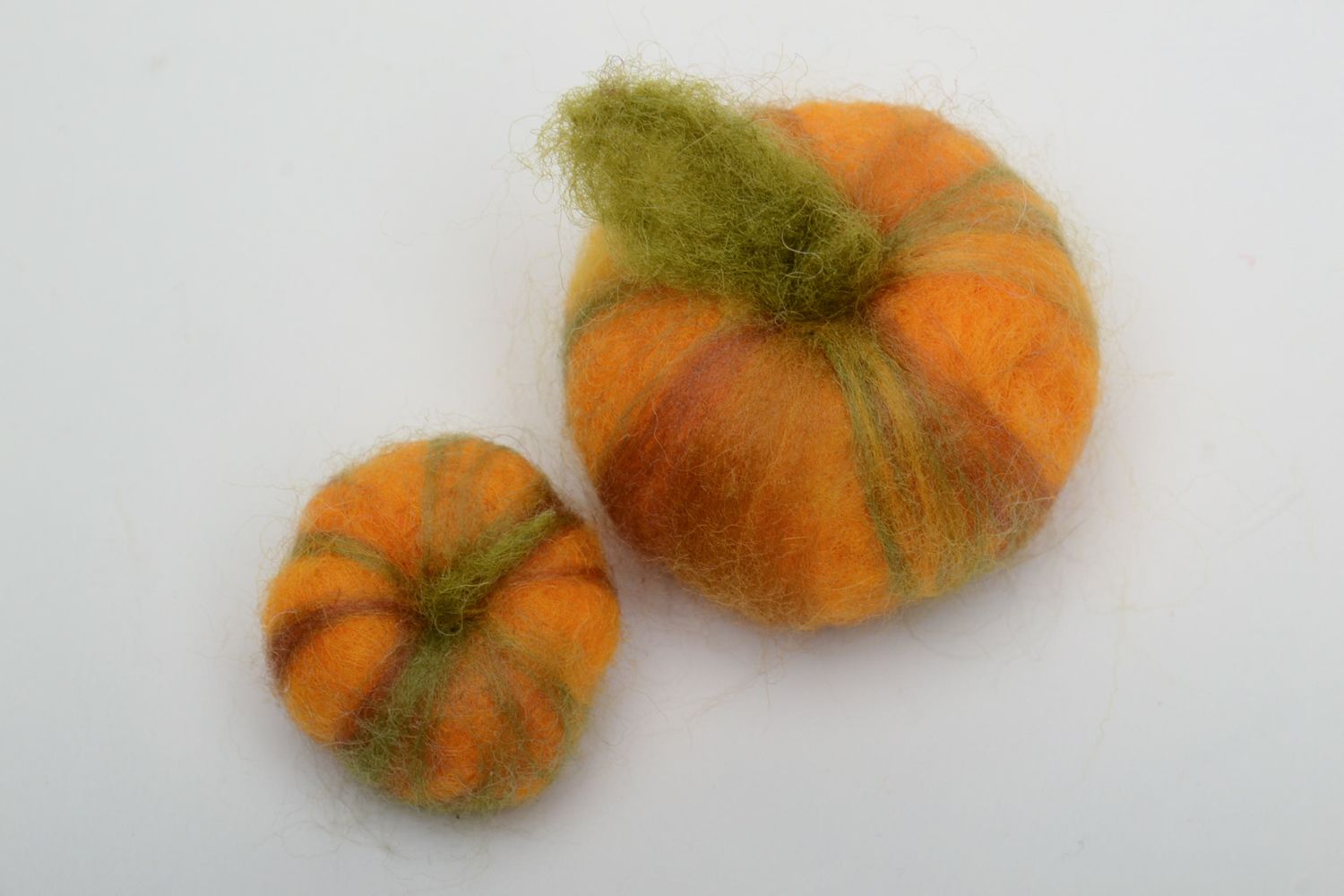 Handmade soft toy felted of wool Pumpkins photo 3