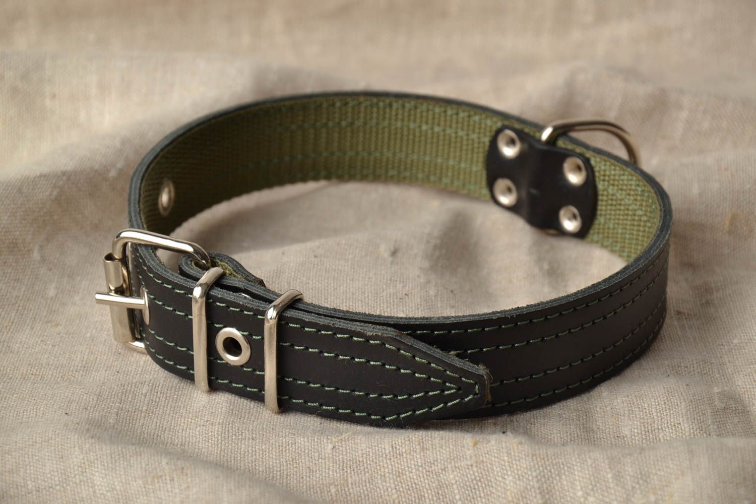 Handmade leather dog collar photo 1