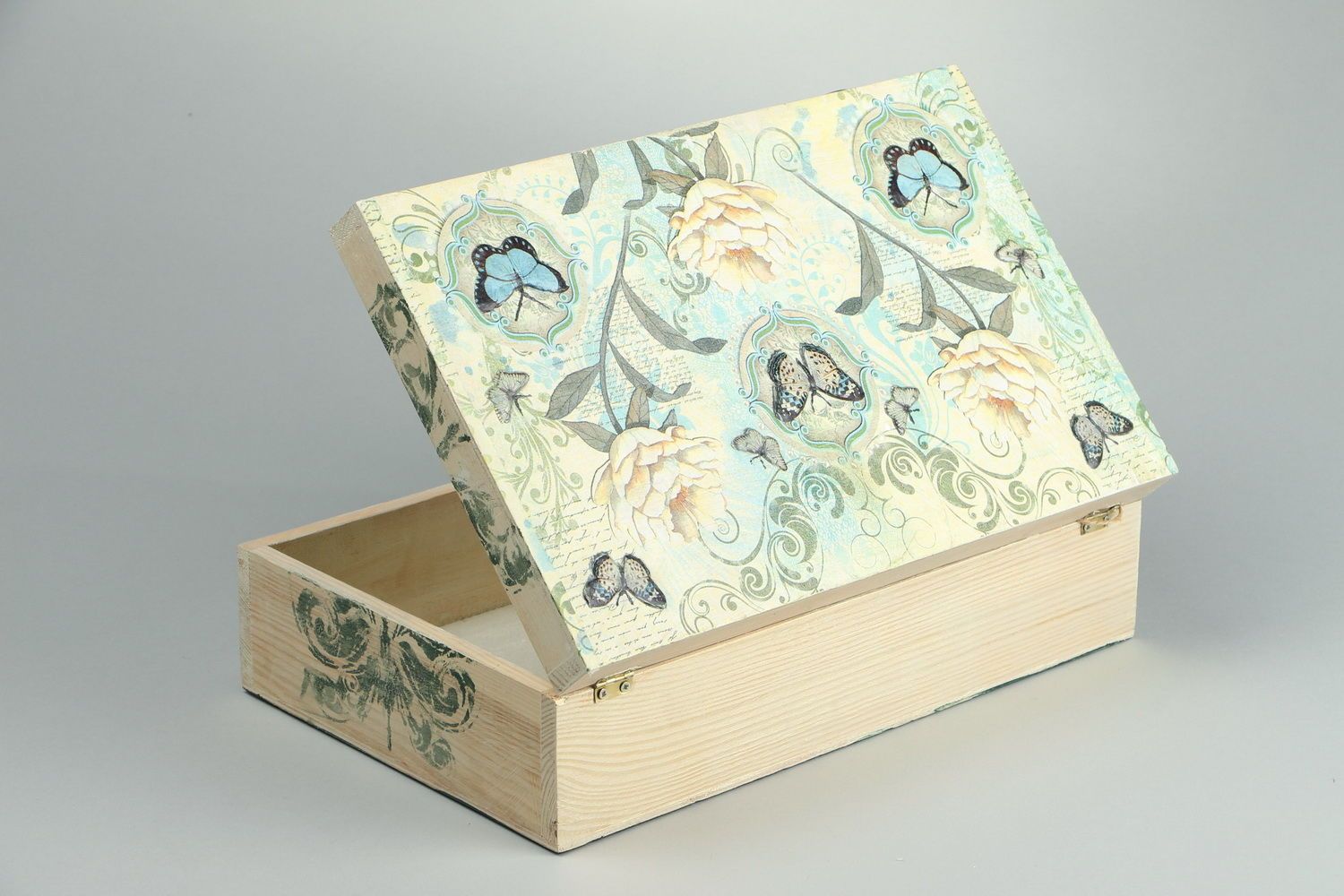 Big wooden box for accessories photo 3