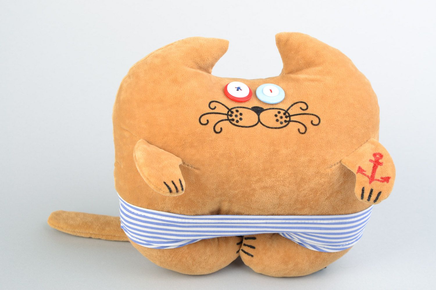 Интерьерная игрушка-подушка в виде оранжевого кота моряка из флока ручной работы фото 3