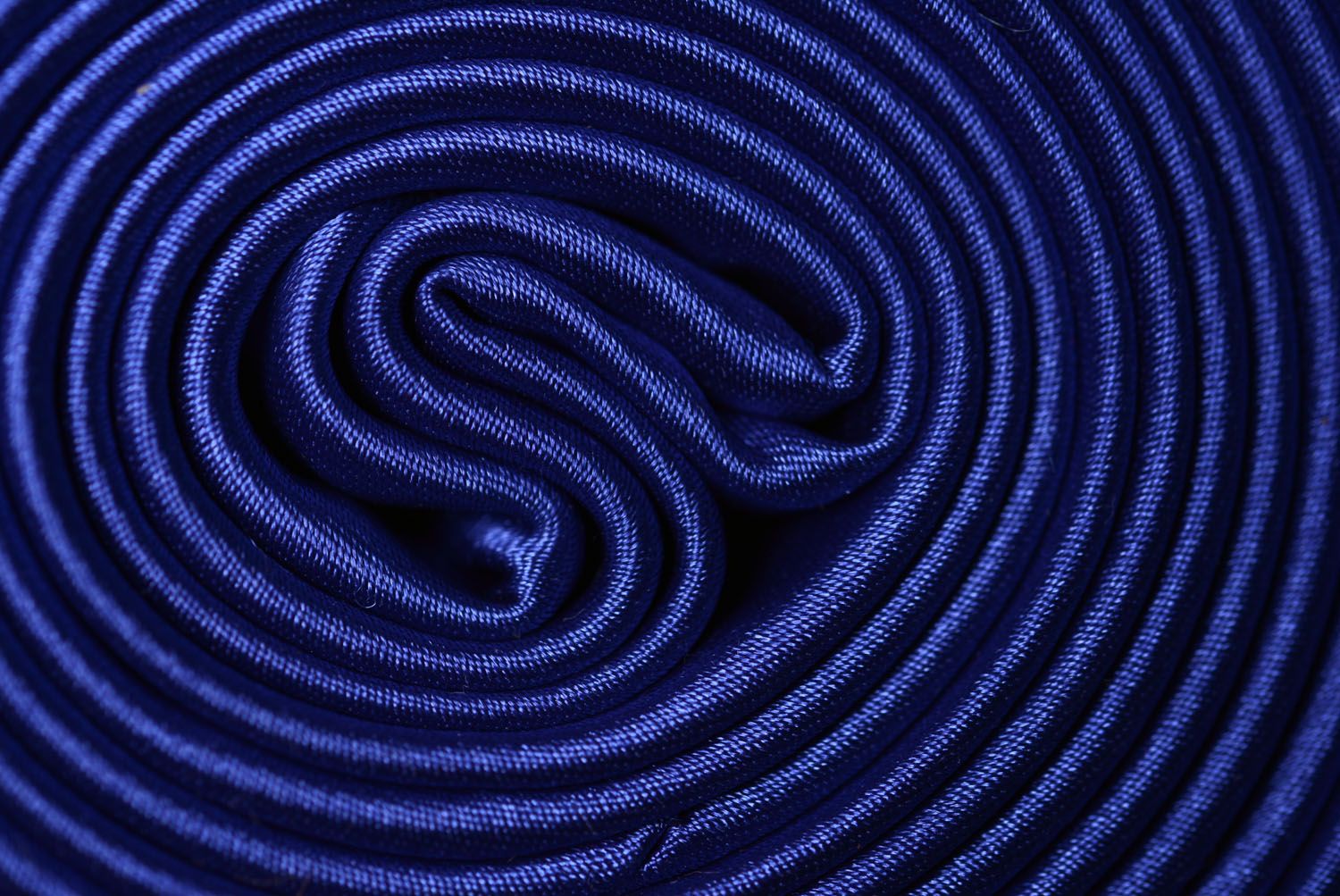 Cravate en satin faite main Bleu marine photo 5