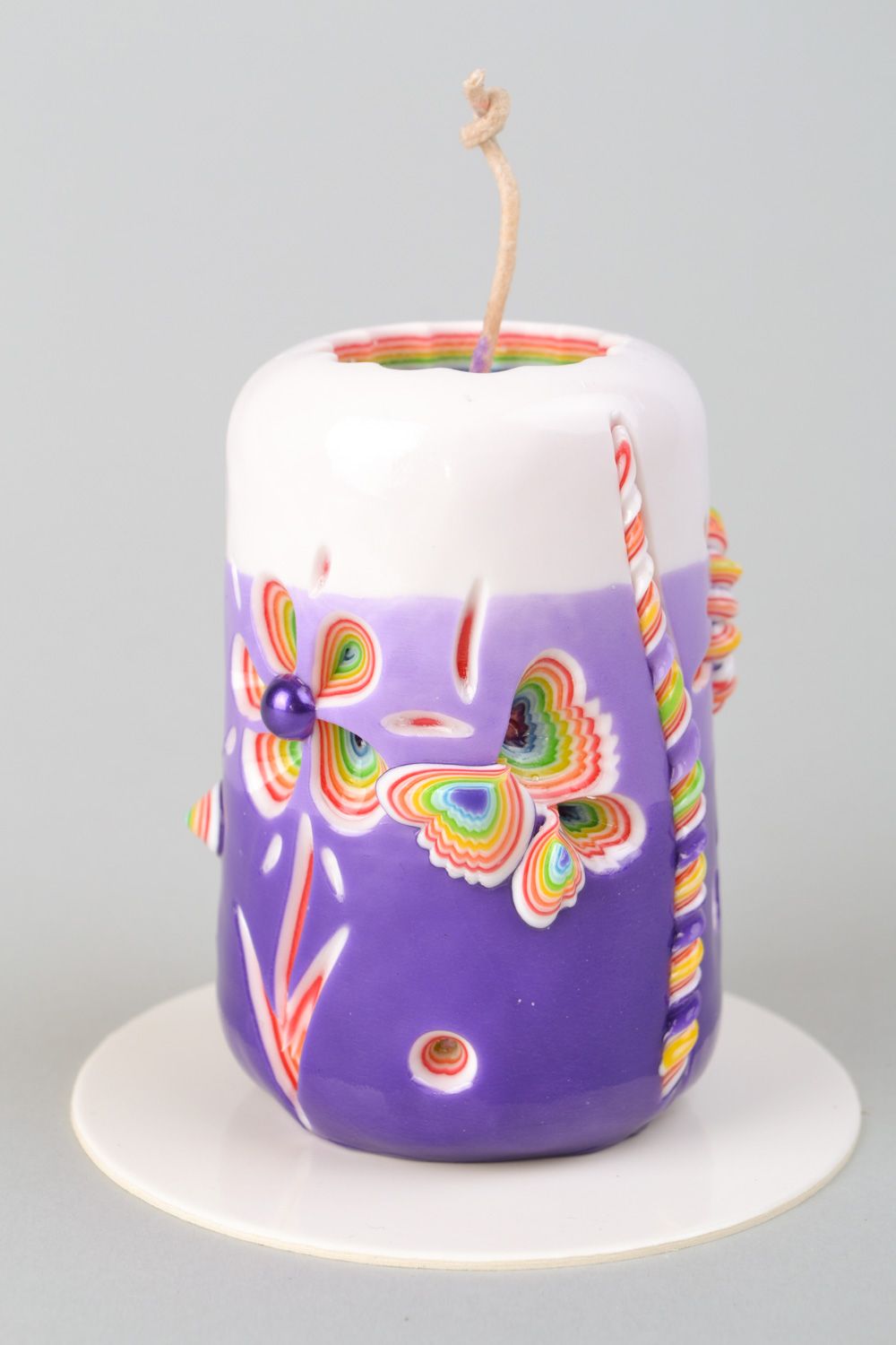 Парафиновая свеча цилиндрической формы красивая с декором  фото 3