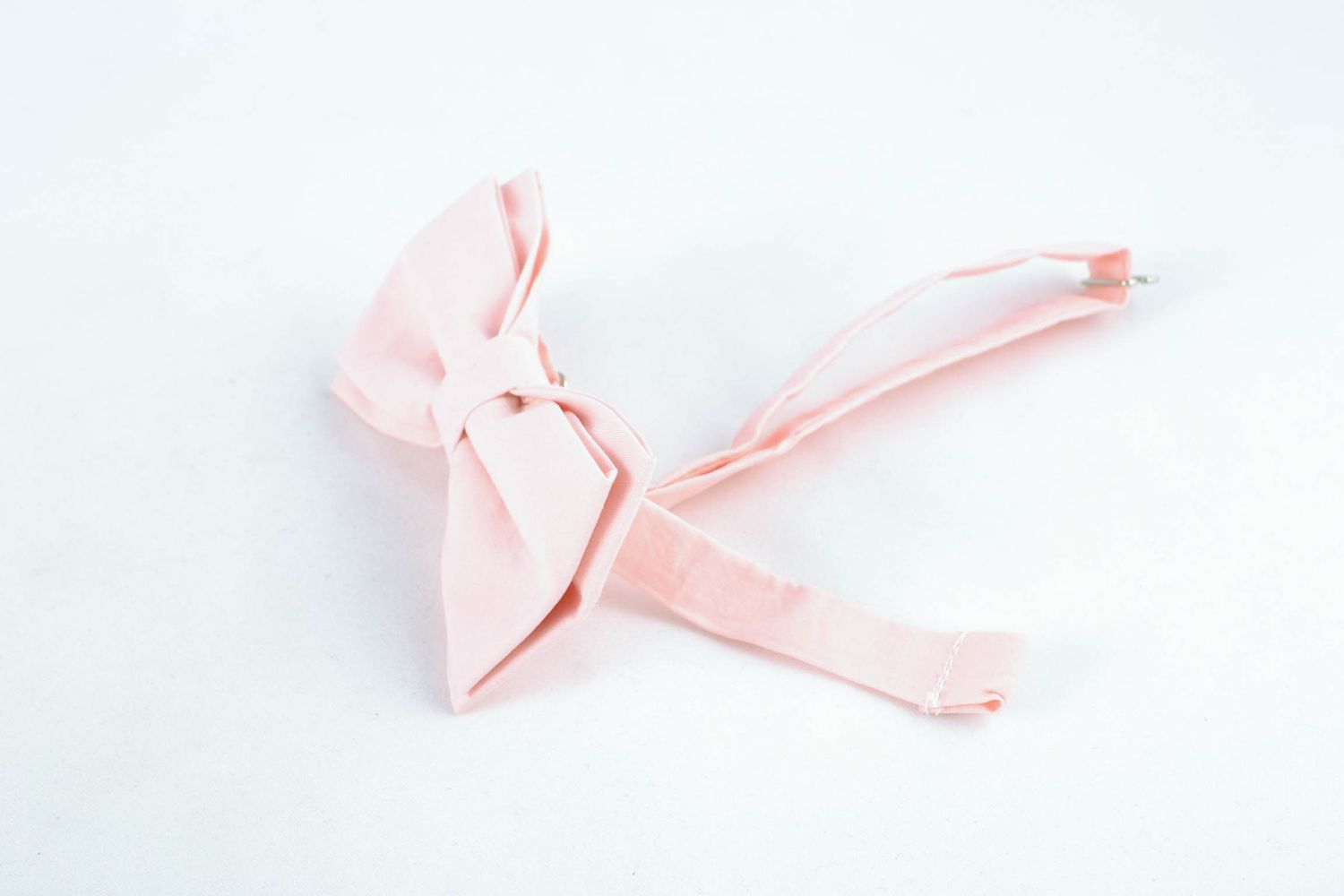 Светло розовый галстук бабочка из хлопка фото 4