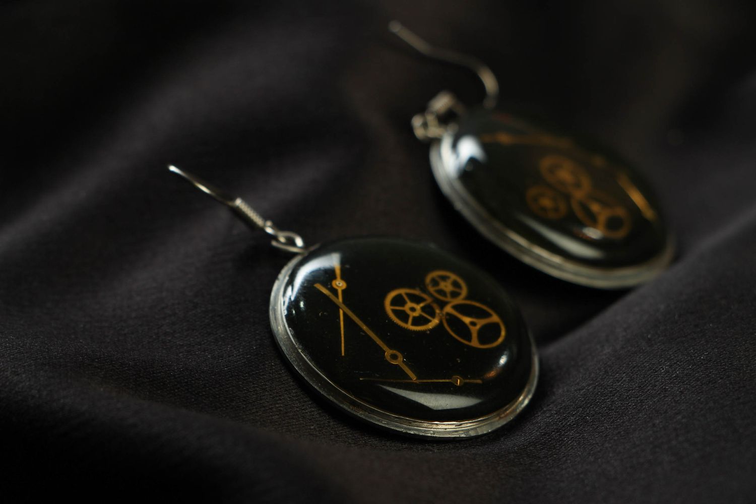 Round metal earrings in steampunk style photo 2