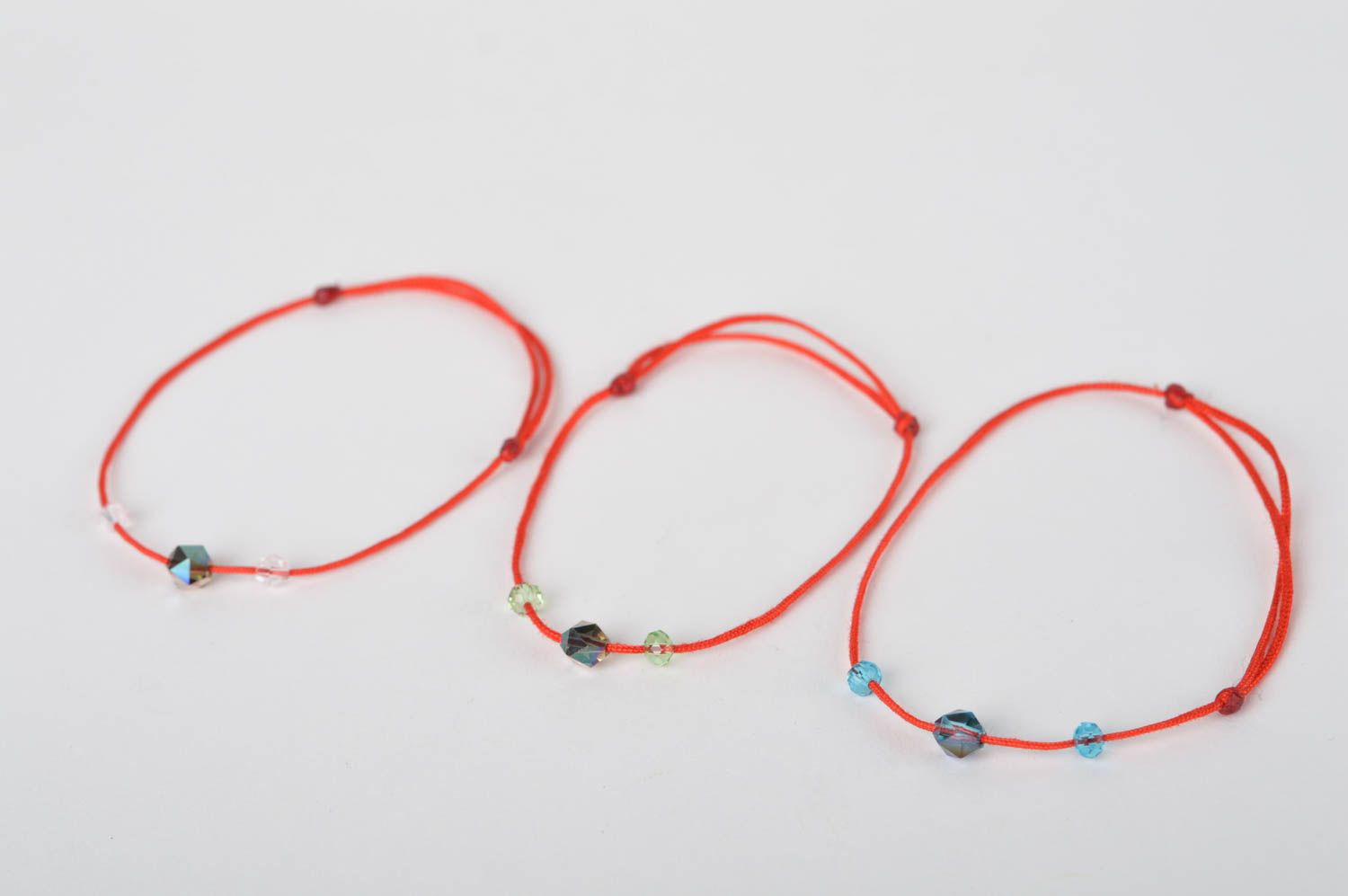 Красные браслеты ручной работы три стильных браслета с бусинами модная бижутерия фото 2