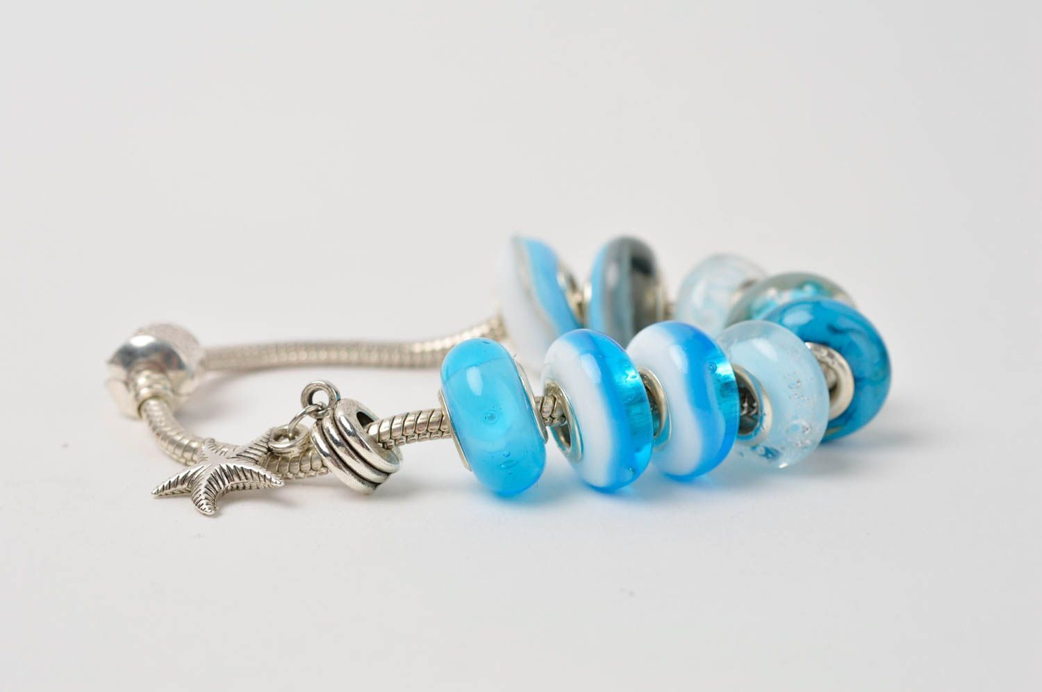 Bracelet bleu Bijou fait main perles en verre stylé original Cadeau pour femme photo 2