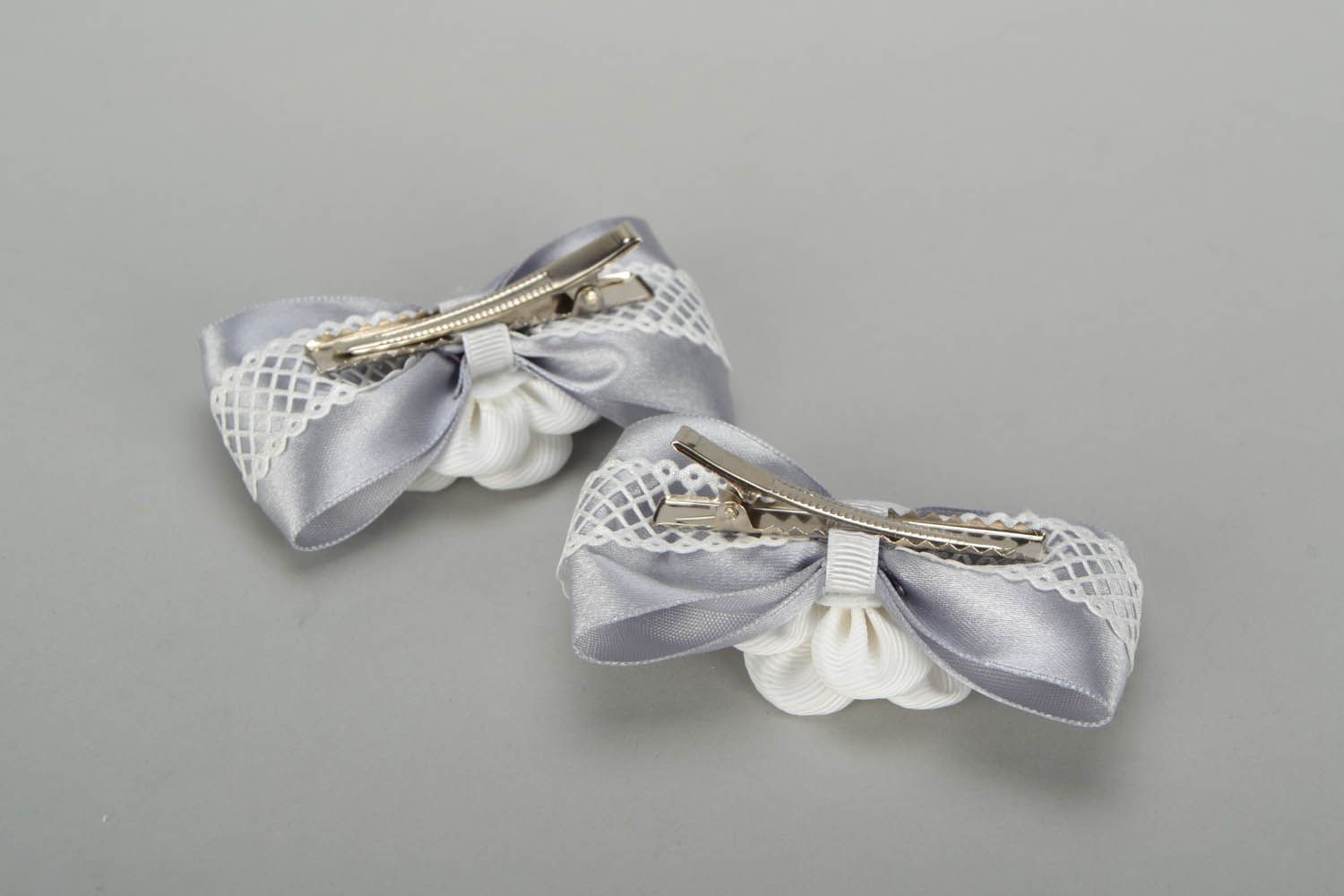 Grey hair clips with bows photo 4