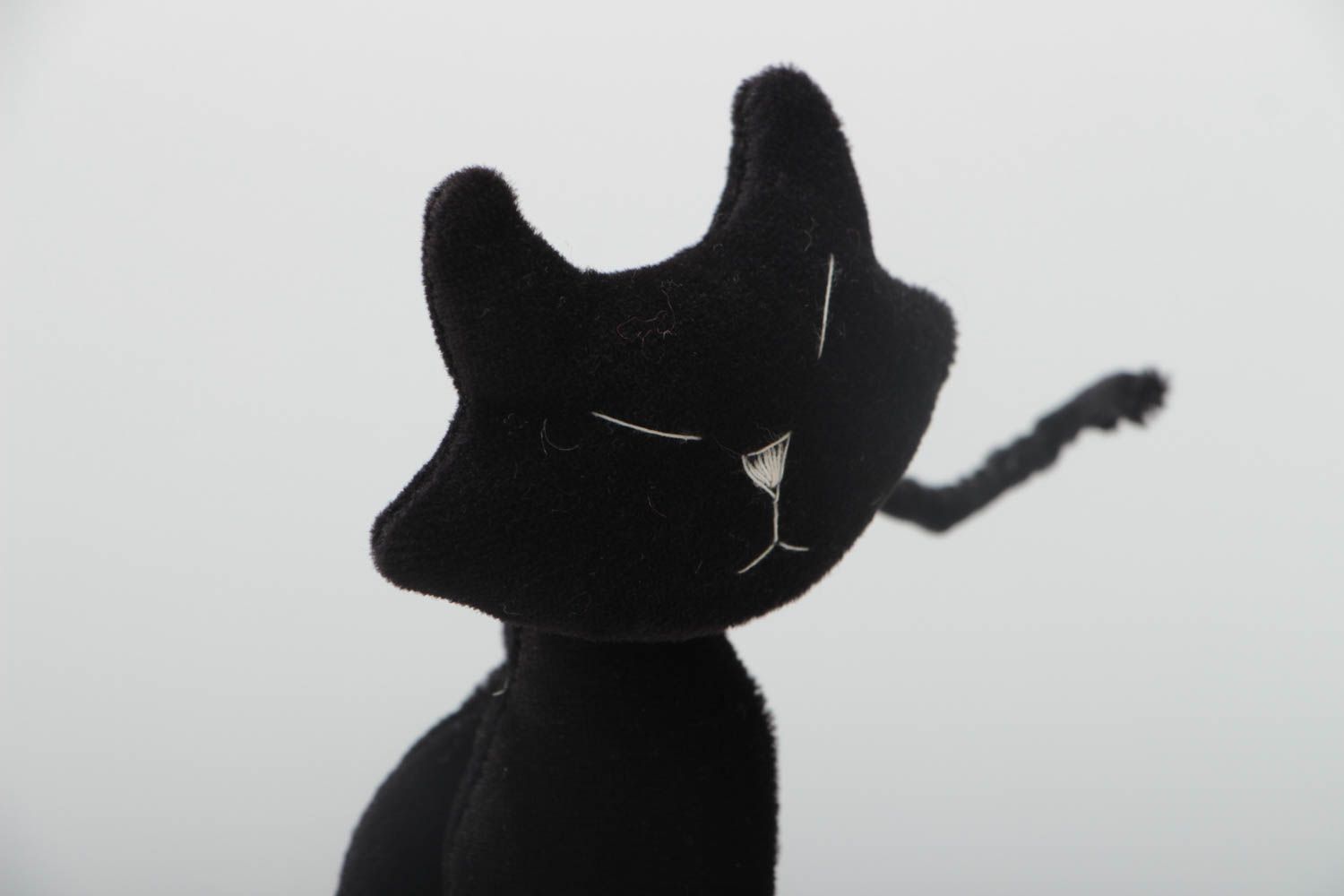 Joli jouet mou fait main en forme de chat noir en tissu polaire original photo 3