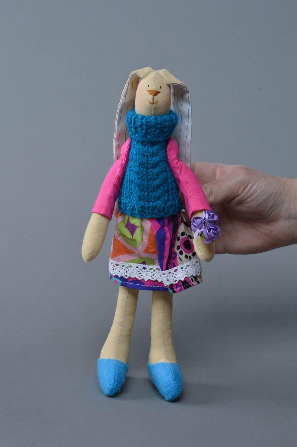 Interieur Puppe aus Stoff Häsin im Kleid handgemacht aus Baumwolle groß foto 4