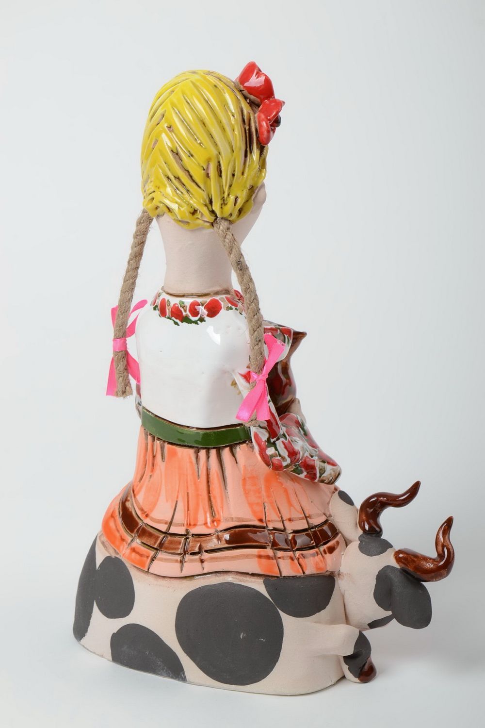 Handmade Statuette aus Ton mit Pigmenten bemalt in Form vom Mädchen originell foto 3