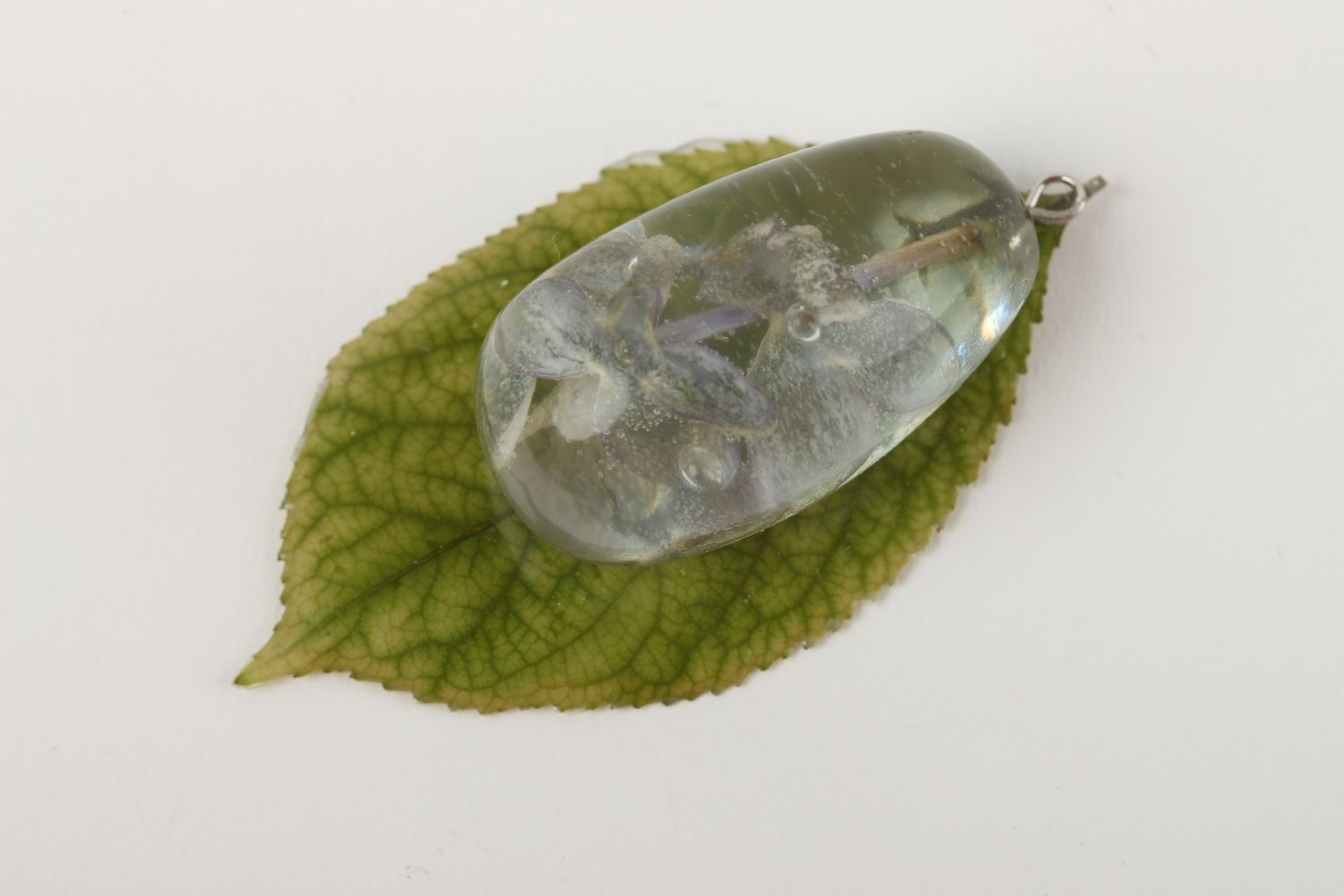 Handmade pendant jewelry with natural flowers designer botanic jewelry photo 2