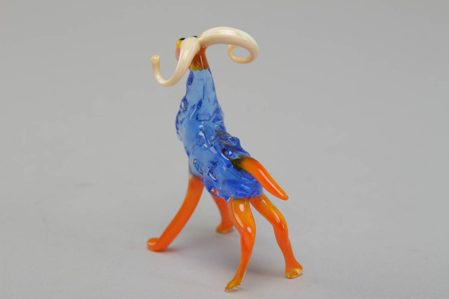 Petite figurine en verre au chalumeau mouton bleue décoration faite main photo 3
