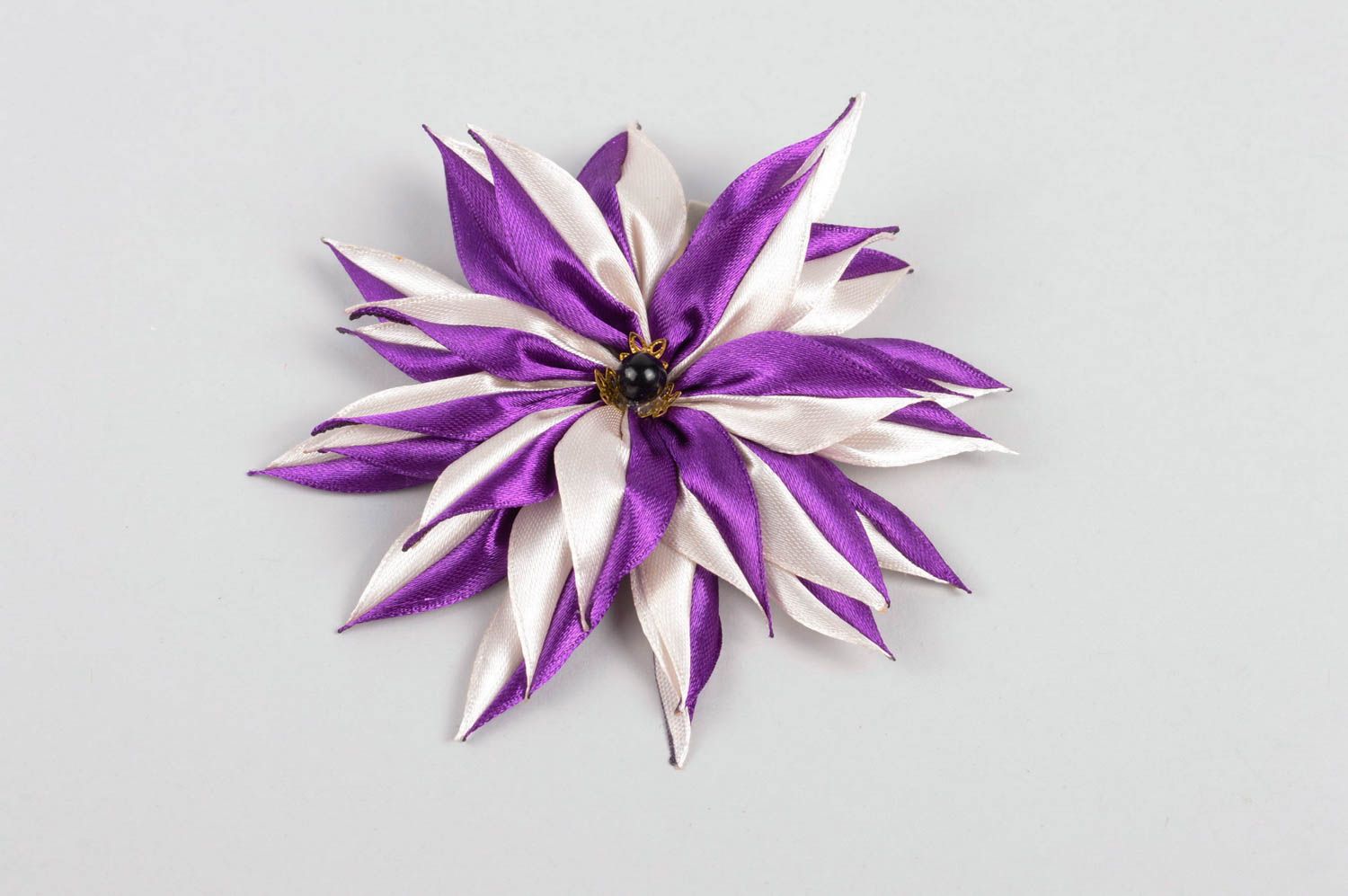 Симпатичная заколка ручной работы заколка с цветком из лент аксессуар для волос фото 2