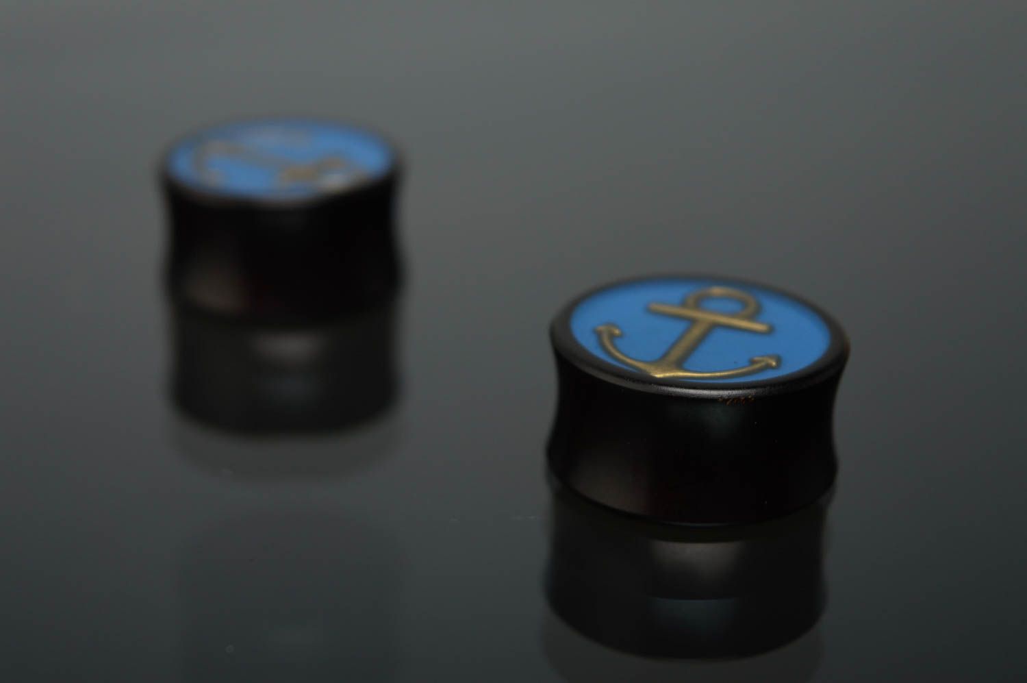 Piercings plugs faits main originaux noir bleu avec ancres Marin accessoire photo 3
