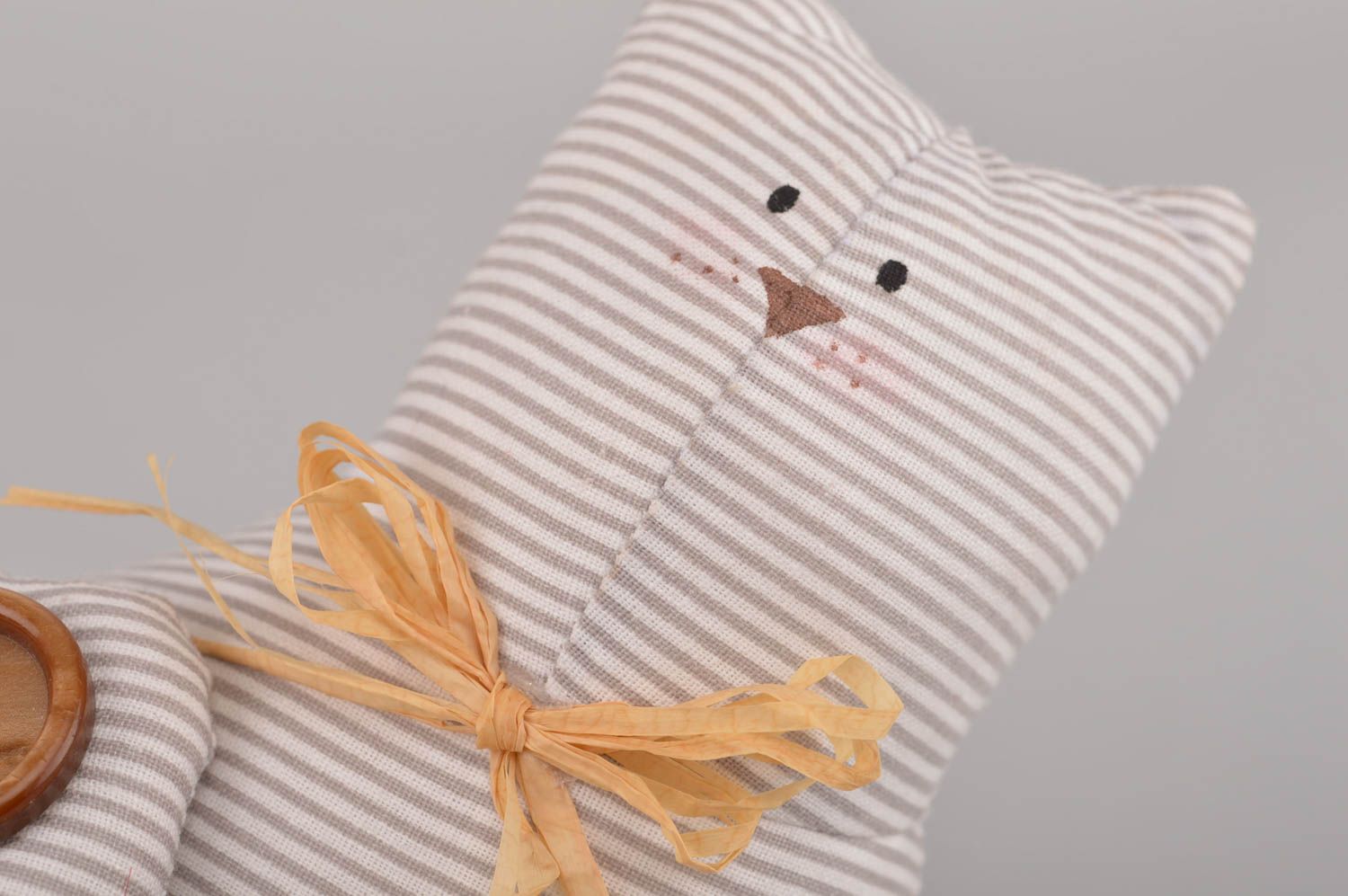 Мягкая игрушка котик ручной работы авторская из ткани детская красивая фото 2