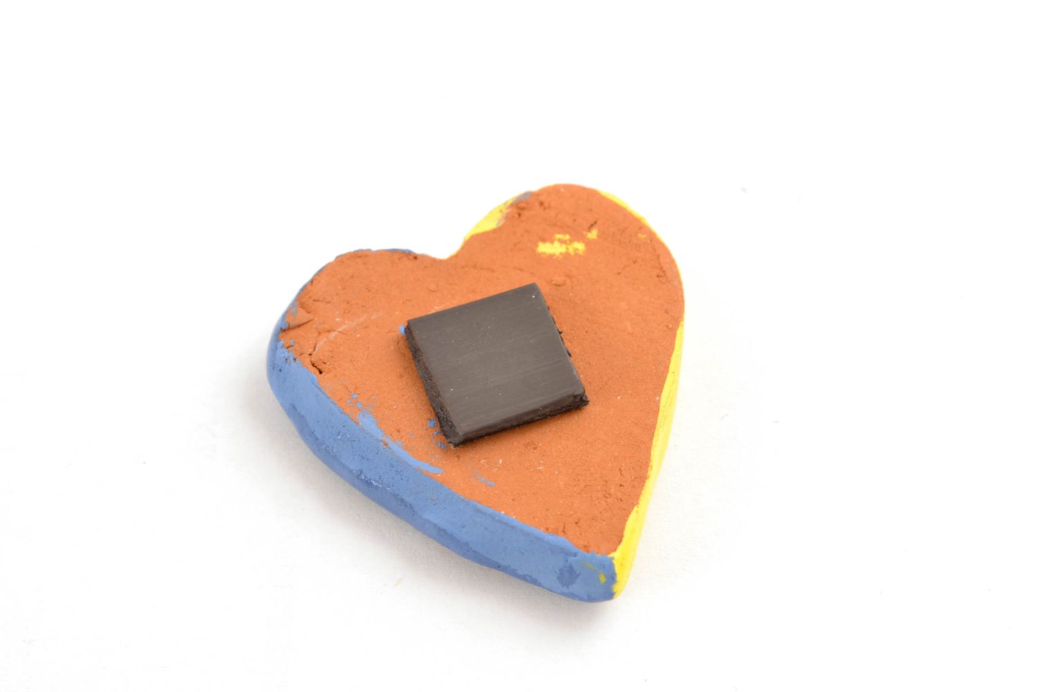 Calamita da frigorifero fatta a mano souvenir in ceramica a forma di cuore	 foto 5