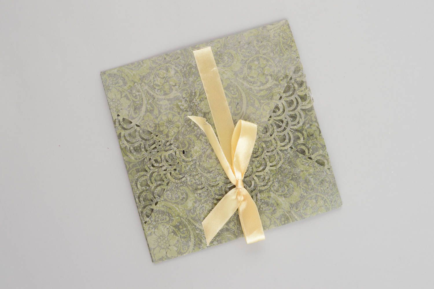 Enveloppe fait main Enveloppe créative papier gris design ruban Idée cadeau photo 5