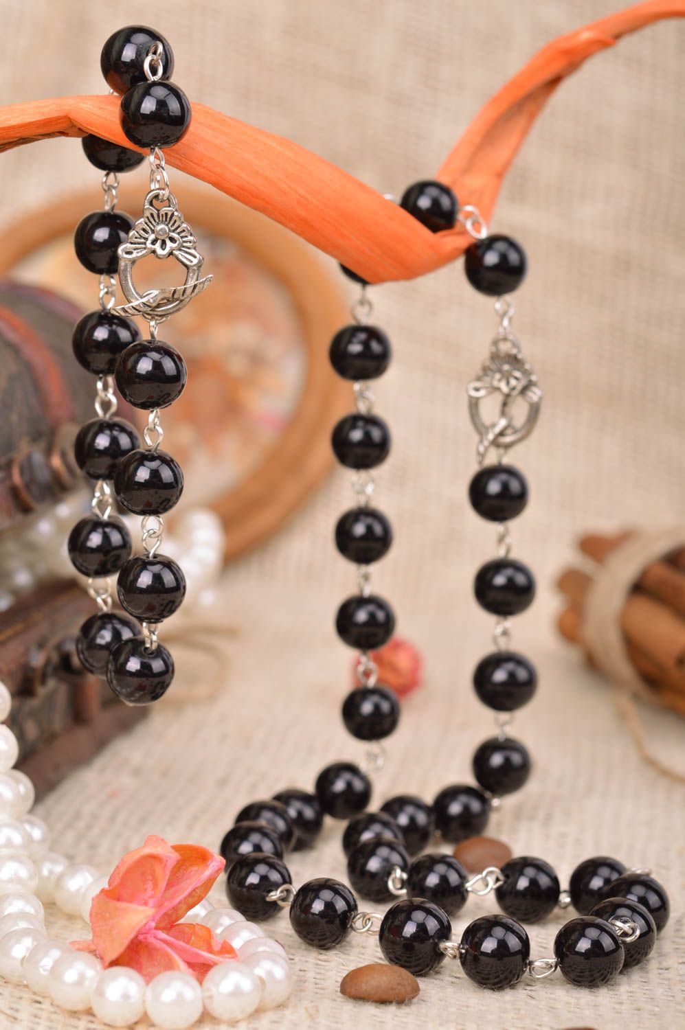 Handmade Damen Schmuckset Halskette und Armband aus schwarzen Perlen originell  foto 1
