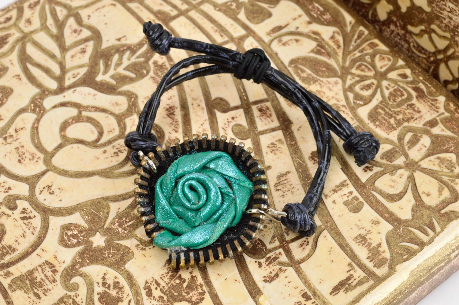 Bracelet cuir Bijou fait main avec fleur turquoise Accessoire design cadeau photo 1