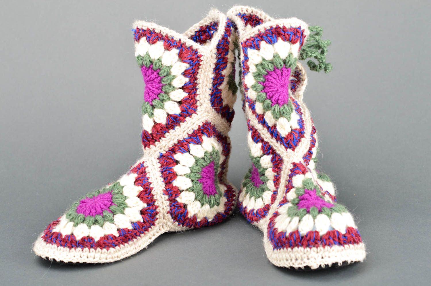 Chaussons bottes faits main Pantoufles au crochet Chaussures d'intérieur femme photo 2