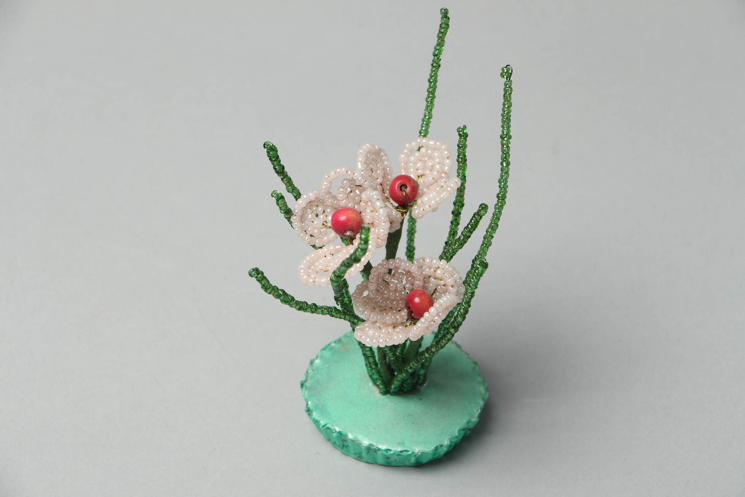 Fiori fatti a mano fiori decorativi intrecciati con perline decorazioni casa foto 2