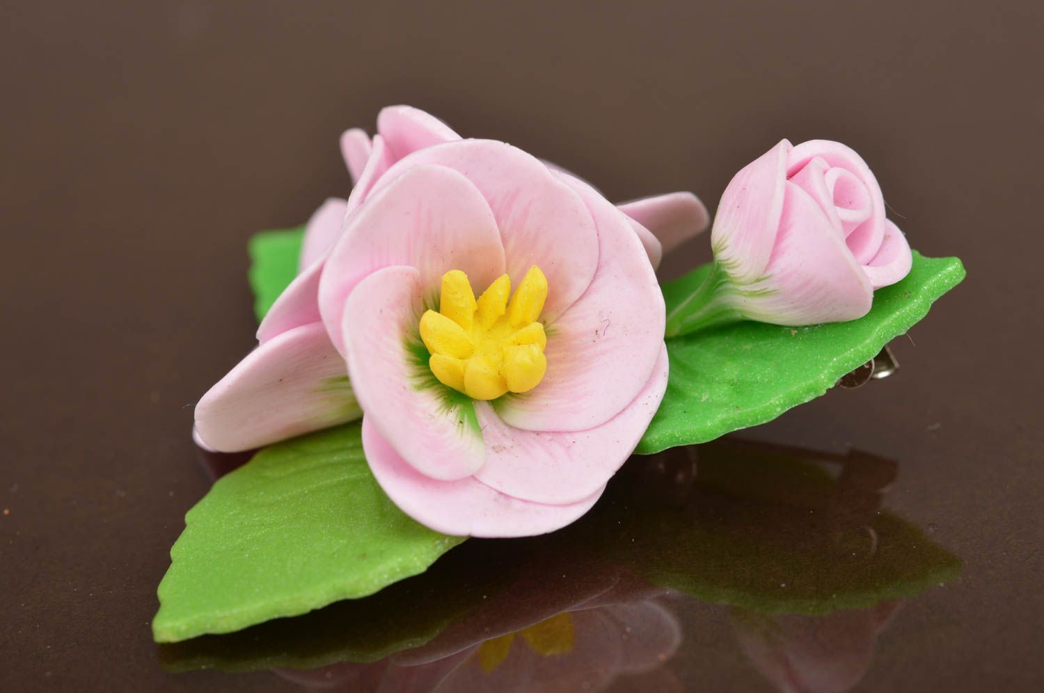 Handmade designer volume brooch with polymer clay pink flowers and bud photo 3