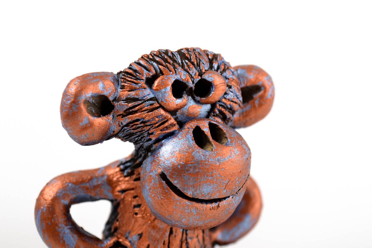 Scimmietta in ceramica fatta a mano souvenir animaletto in terracotta originale foto 2